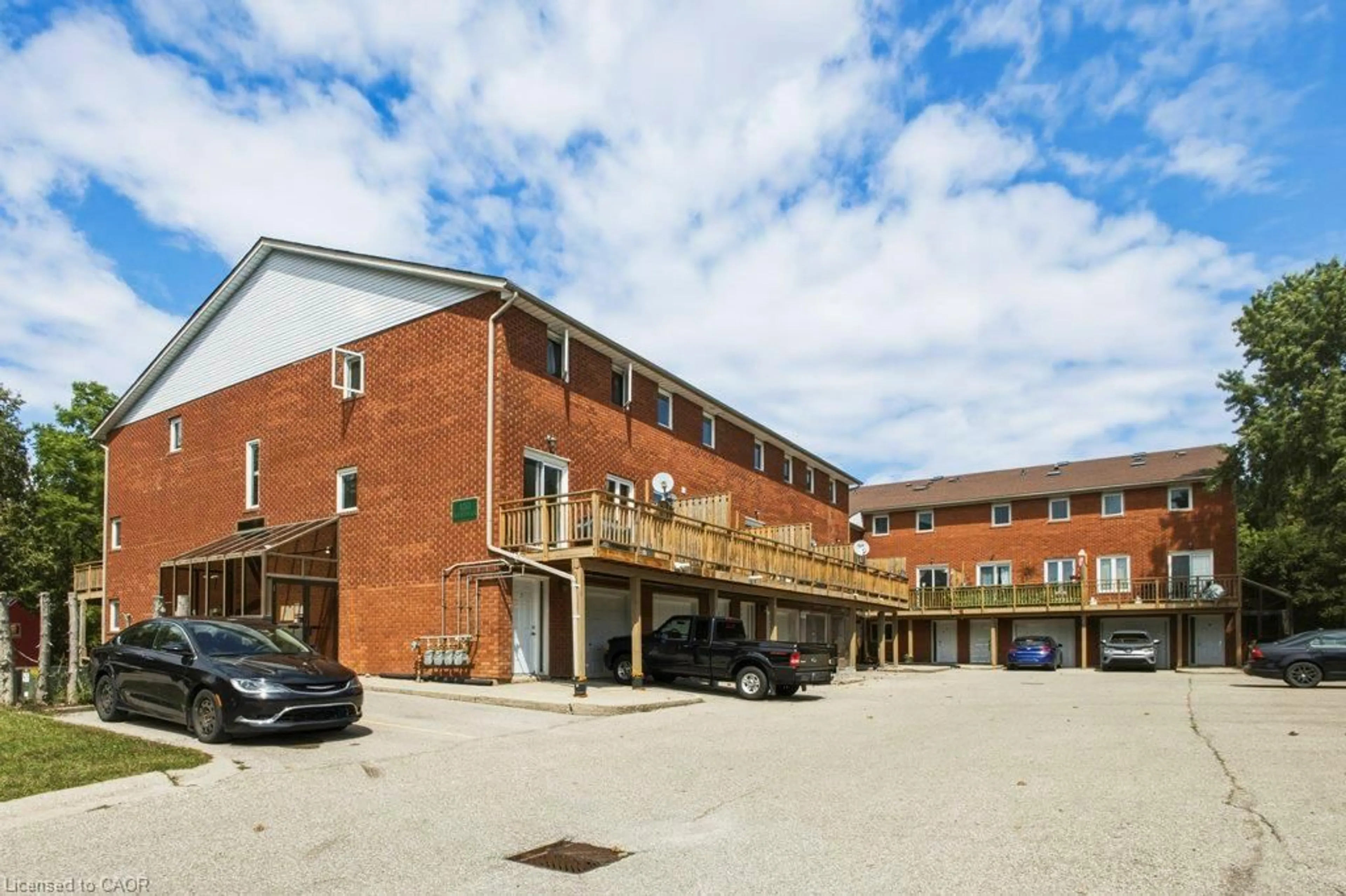 Patio, building for 100 Inkerman St #2, Rockwood Ontario N0B 2K0