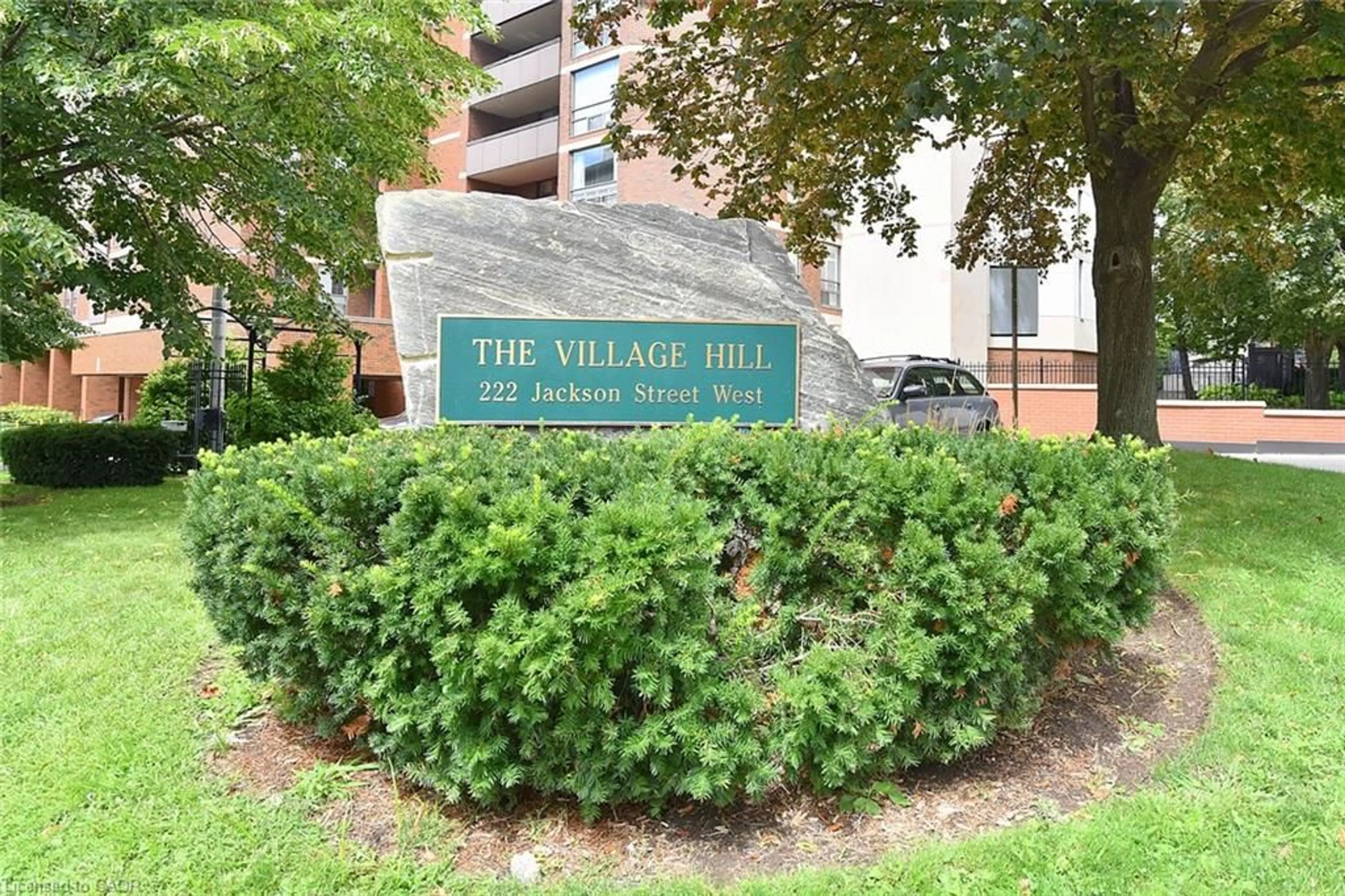 Indoor foyer for 222 Jackson St #706, Hamilton Ontario L8P 4S5