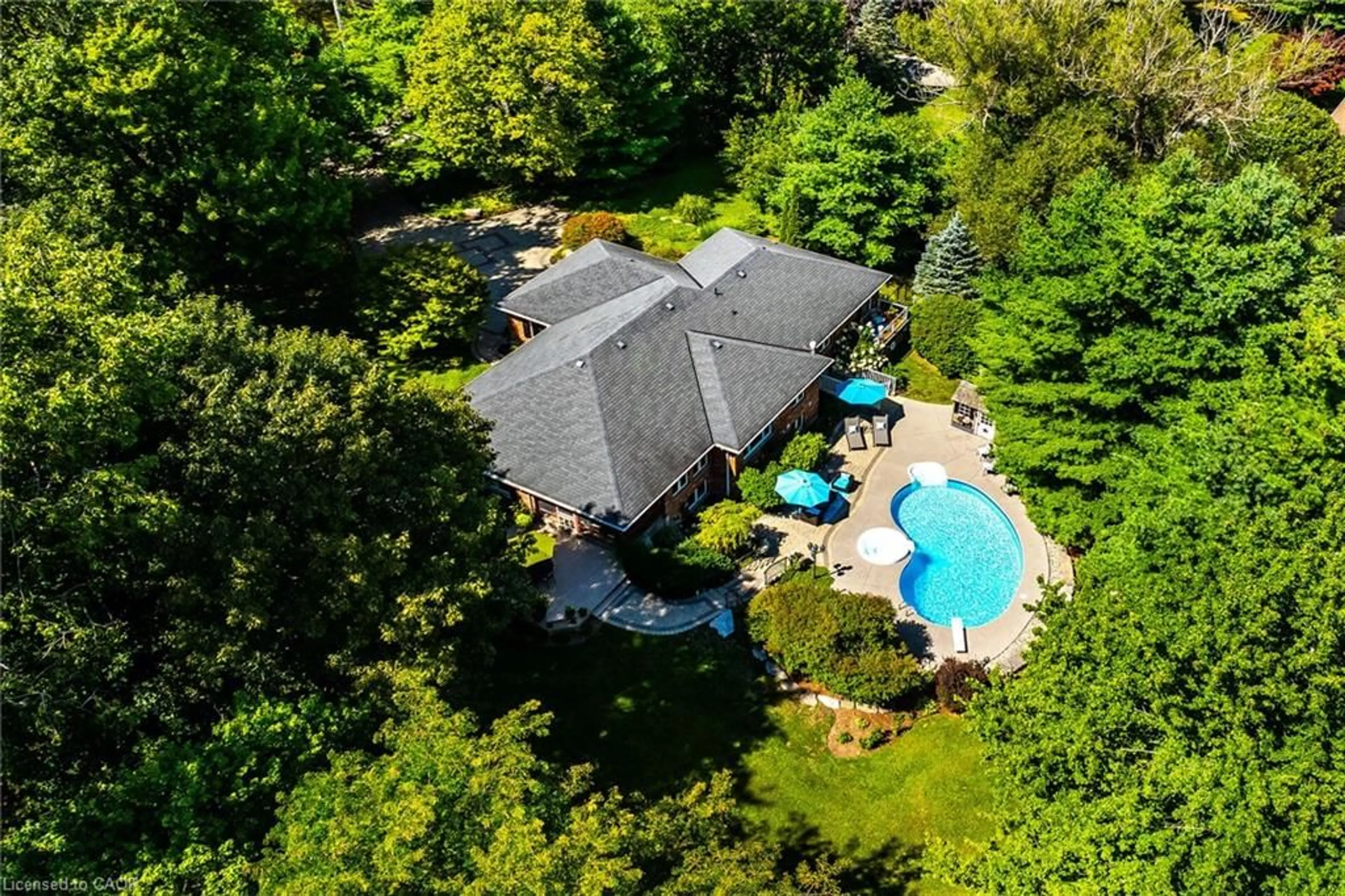 A pic from outside/outdoor area/front of a property/back of a property/a pic from drone, water/lake/river/ocean view for 3 Forest Glen Crt, Port Dover Ontario N3Y 4K2