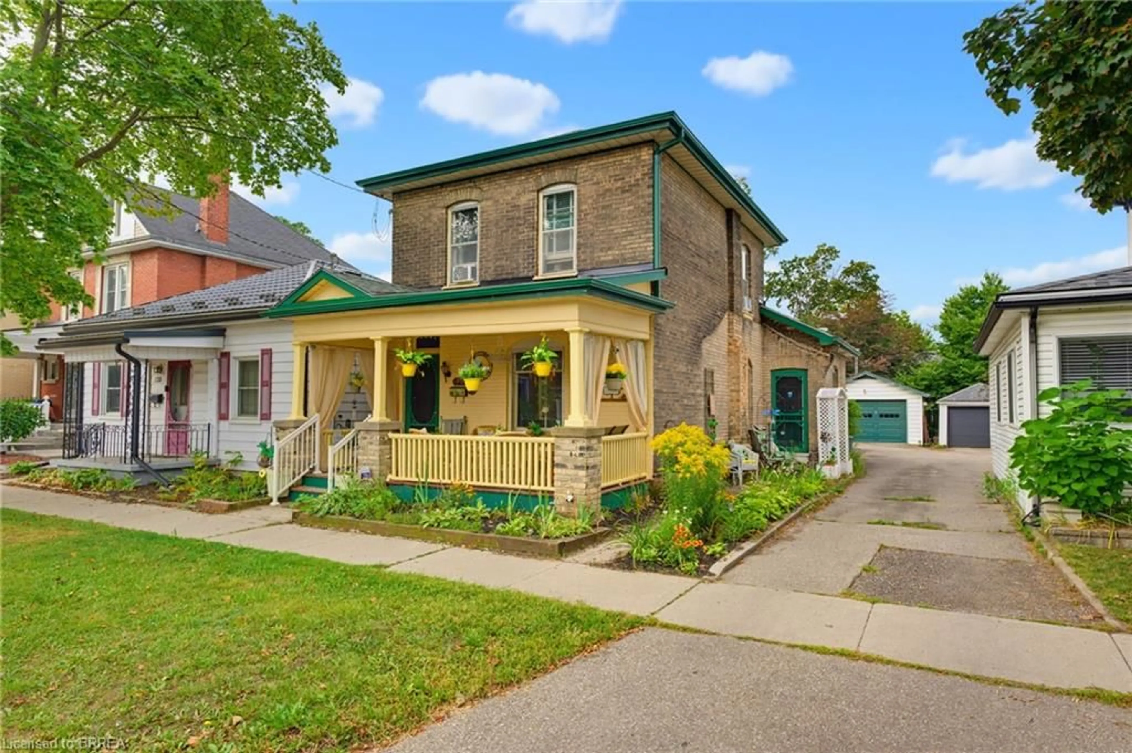 Home with brick exterior material, street for 122 William St, Brantford Ontario N3T 3L1