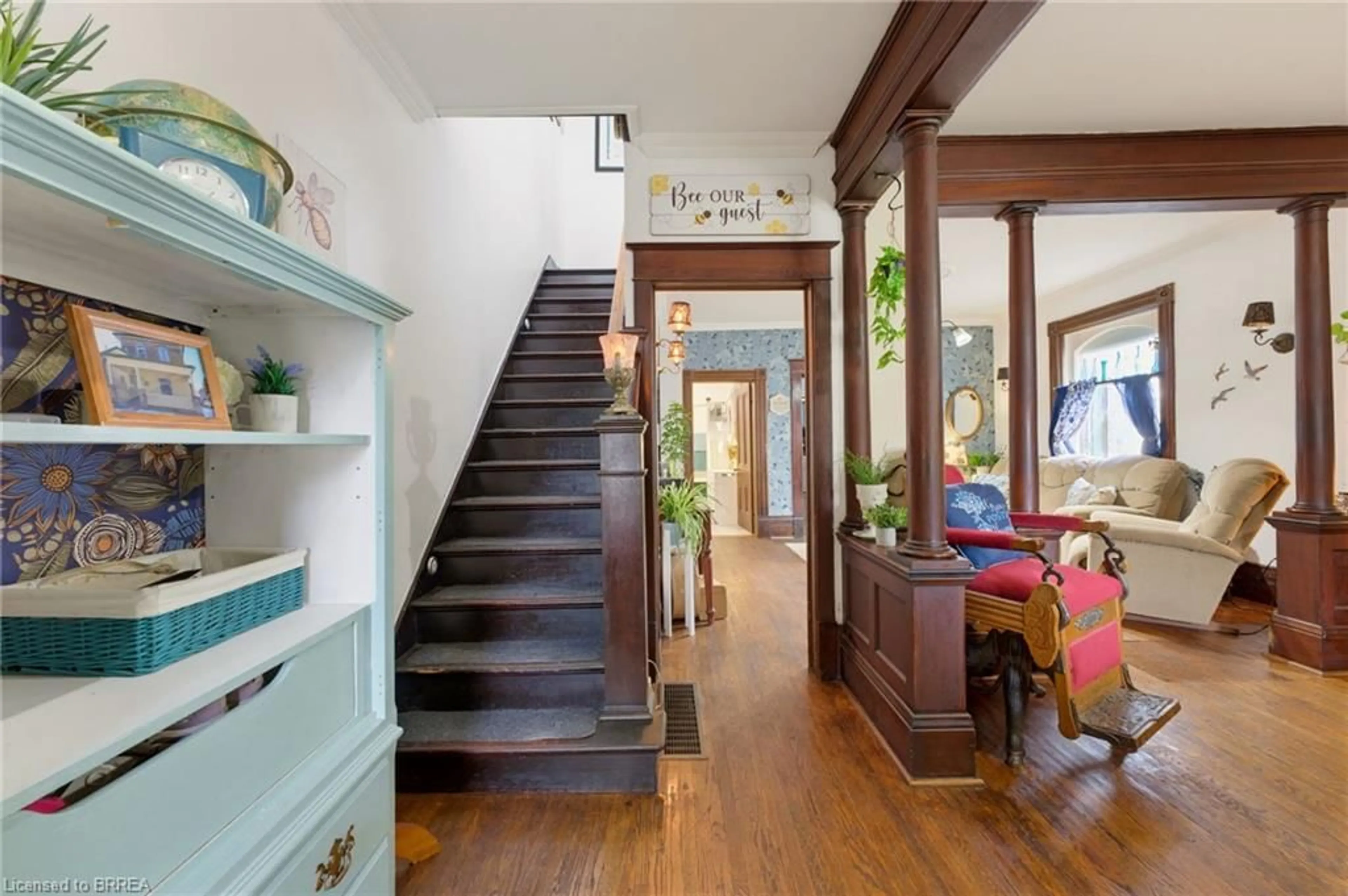 Indoor entryway for 122 William St, Brantford Ontario N3T 3L1