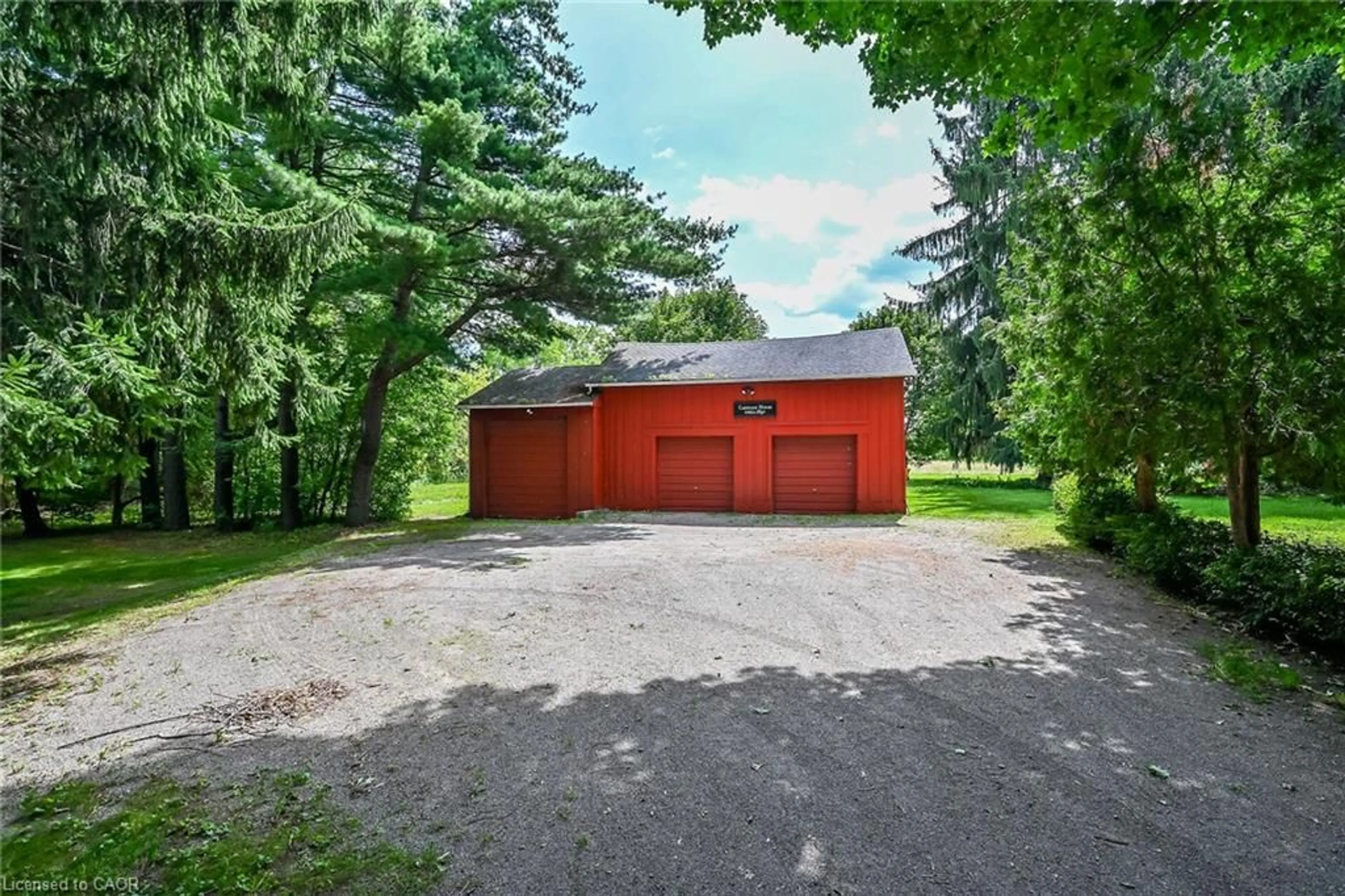 Indoor garage for 48 Garner Rd, Ancaster Ontario L9G 3K9