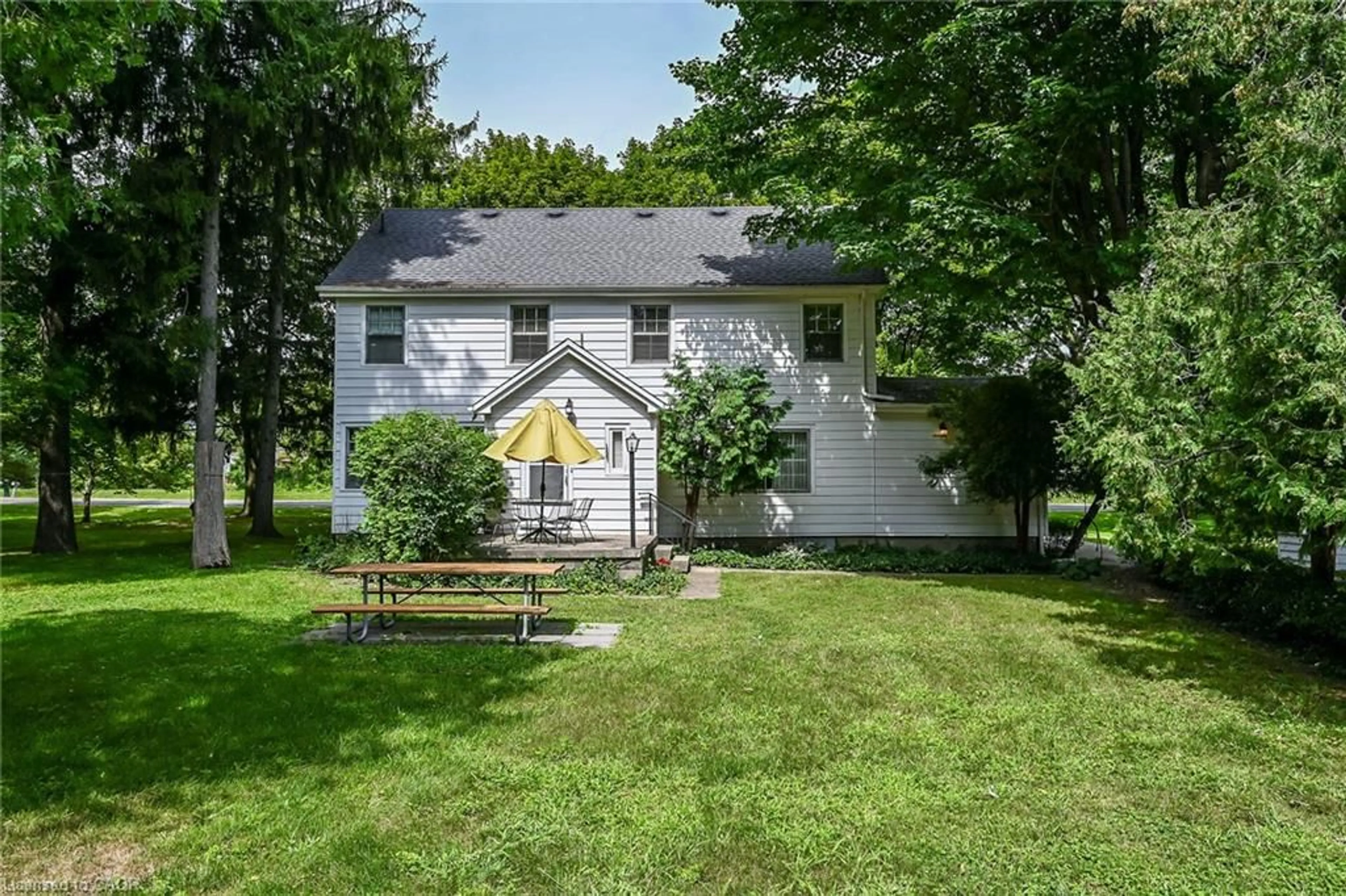 A pic from outside/outdoor area/front of a property/back of a property/a pic from drone, unknown for 48 Garner Rd, Ancaster Ontario L9G 3K9