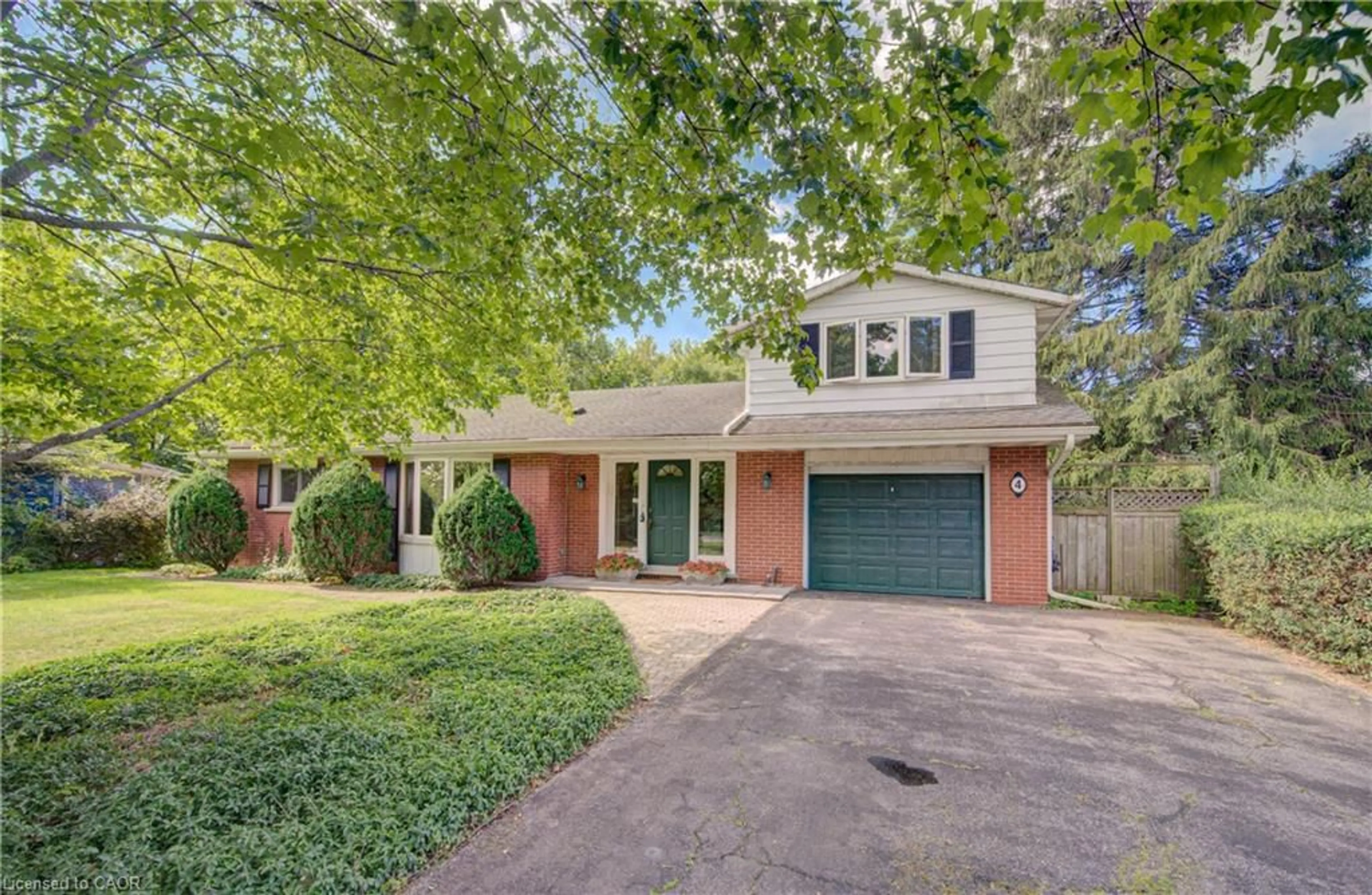 Home with brick exterior material, street for 4 Mayfair Crt, Dundas Ontario L9H 3P2