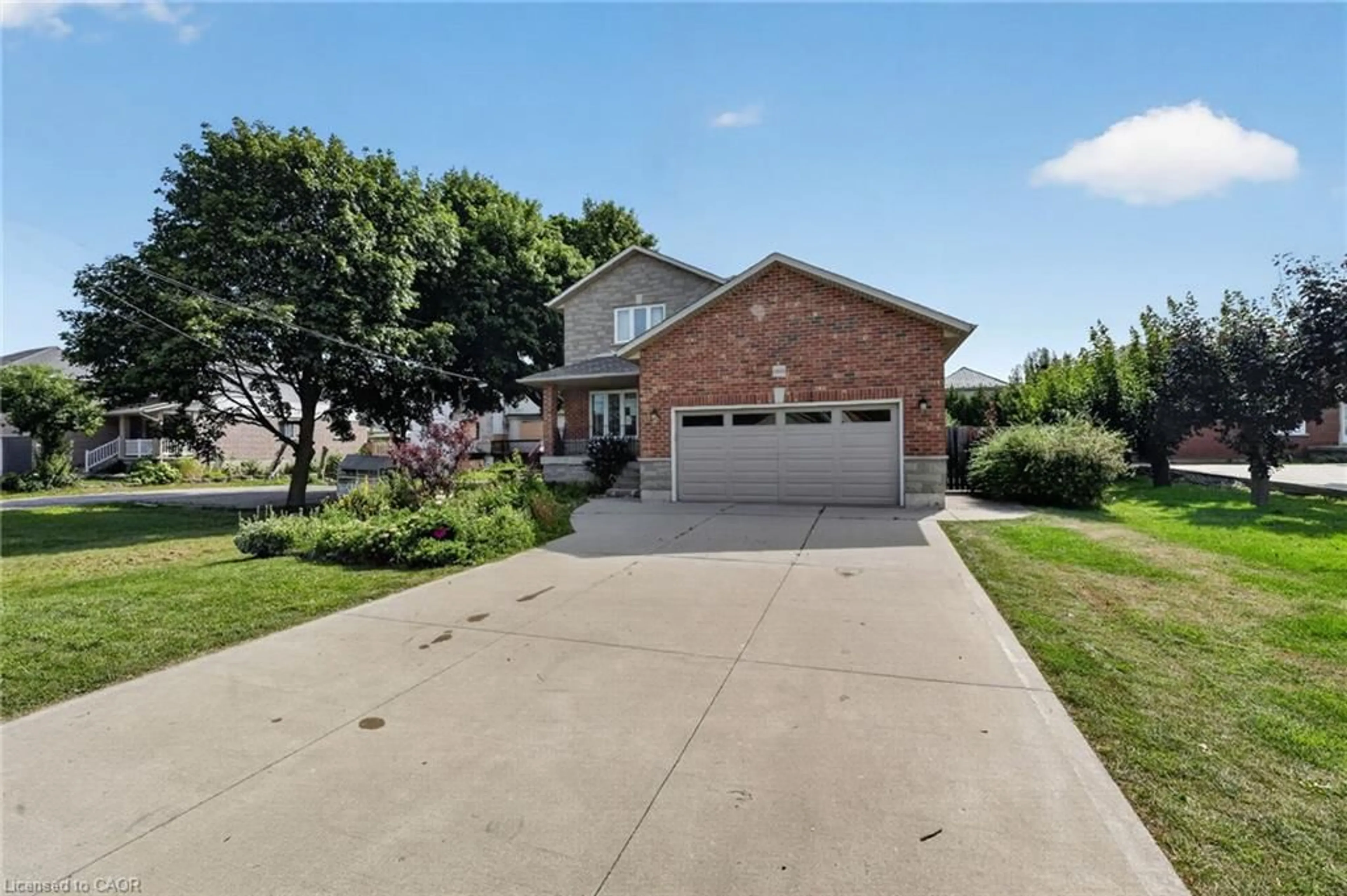 Home with brick exterior material, street for 1501 Upper Sherman Ave, Hamilton Ontario L8W 0B9