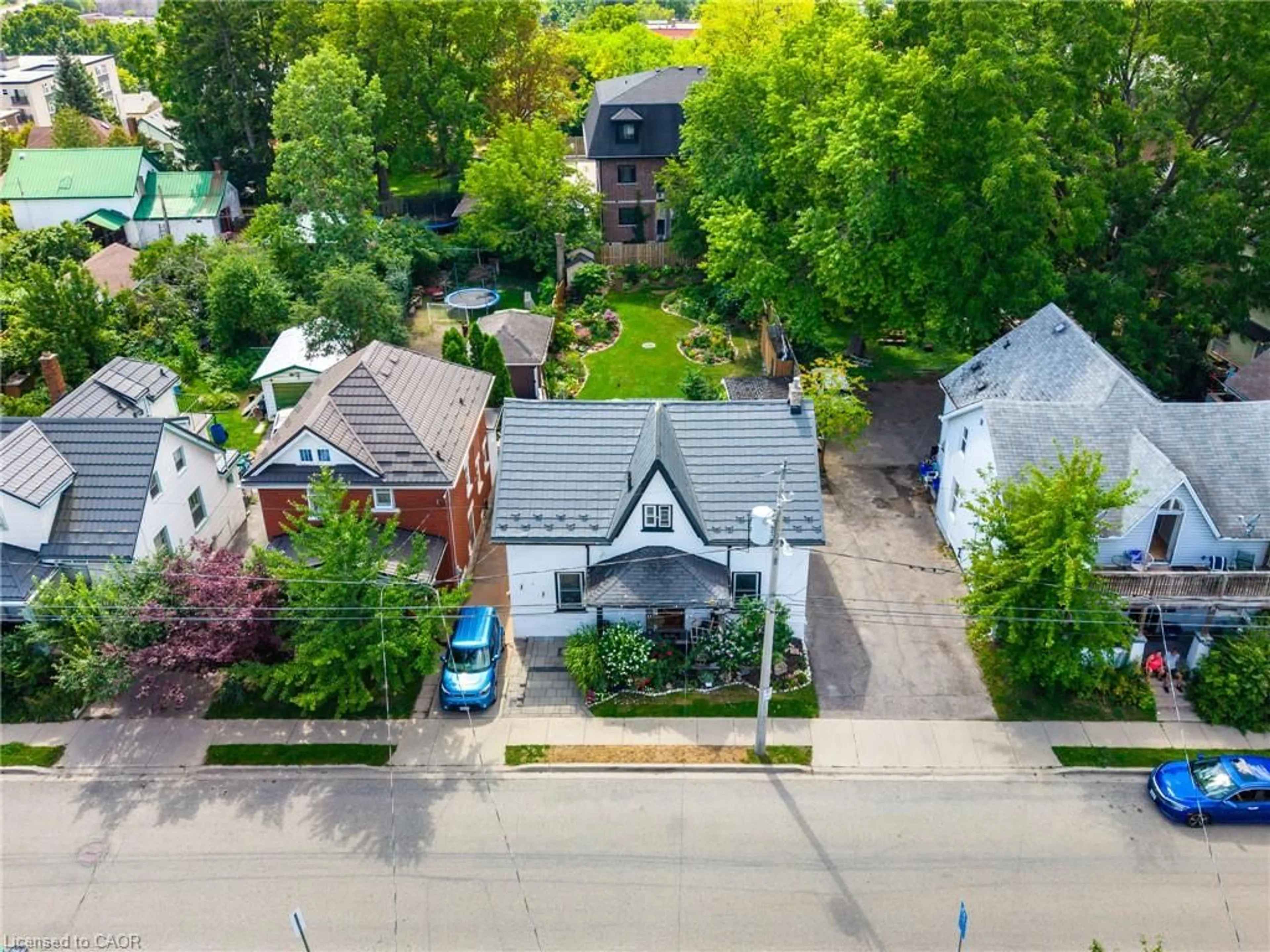 A pic from outside/outdoor area/front of a property/back of a property/a pic from drone, street for 145 Church St, Kitchener Ontario N2G 2S5