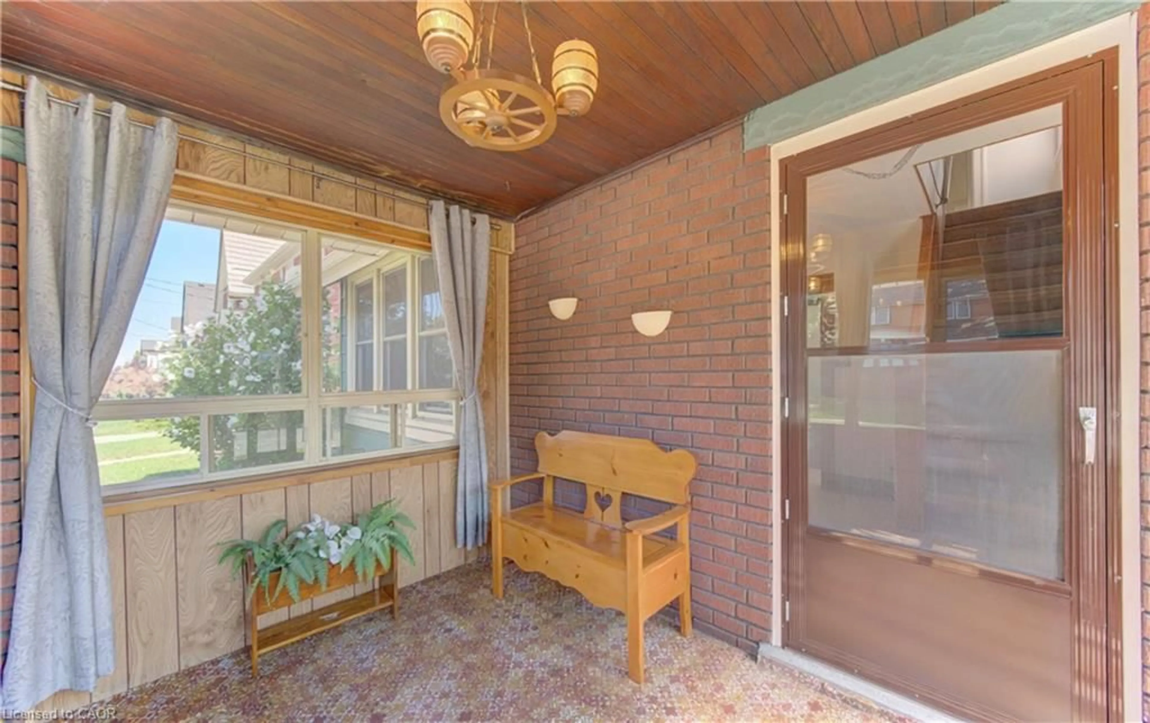 Patio, street for 224 Weber St, Kitchener Ontario N2H 1E8