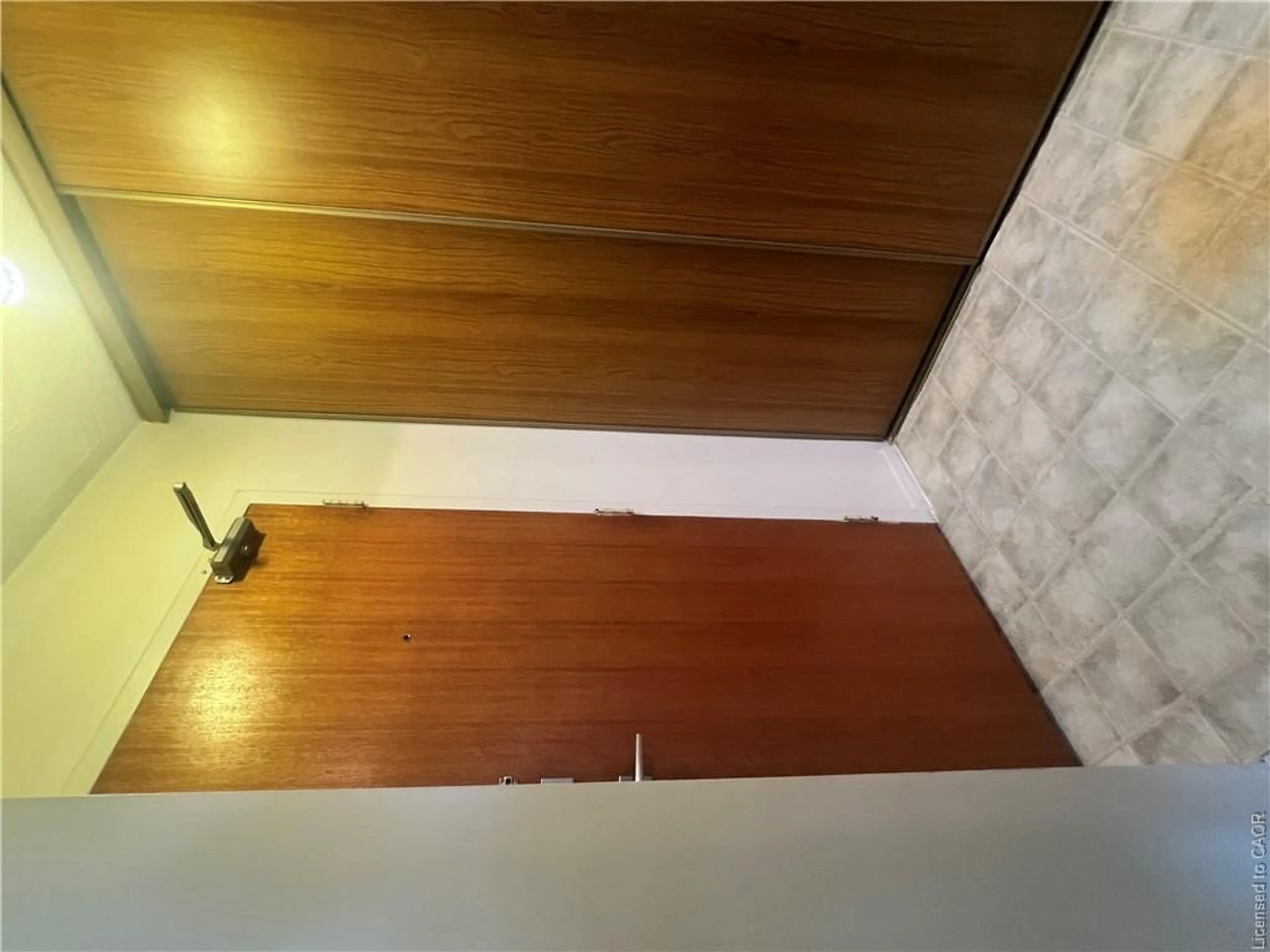 Indoor foyer for 359 Geneva St #407, 10th Line Shore Ontario L2N 2G5