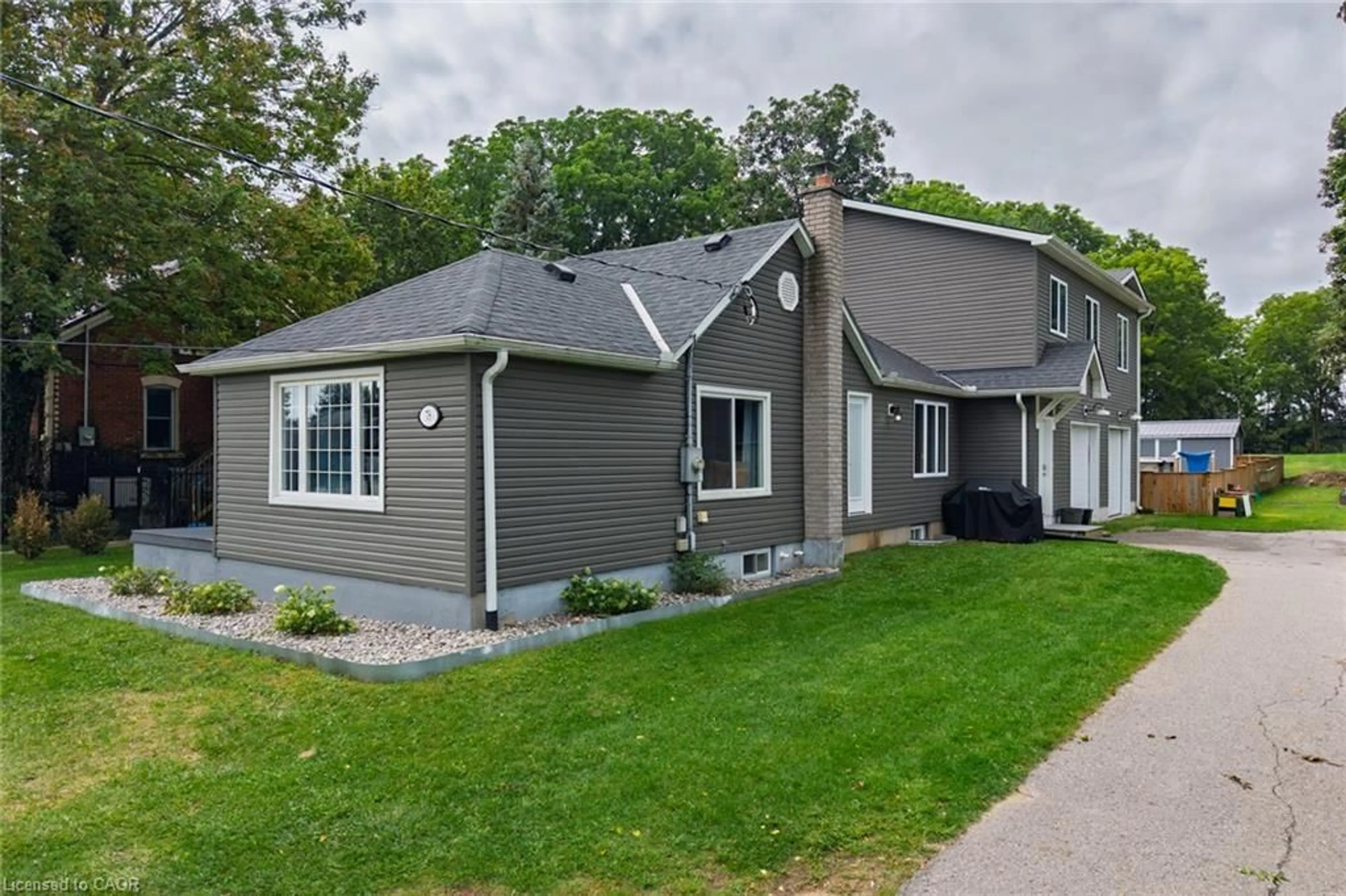 Home with vinyl exterior material, street for 78 Oak St, Simcoe Ontario N3Y 3J8