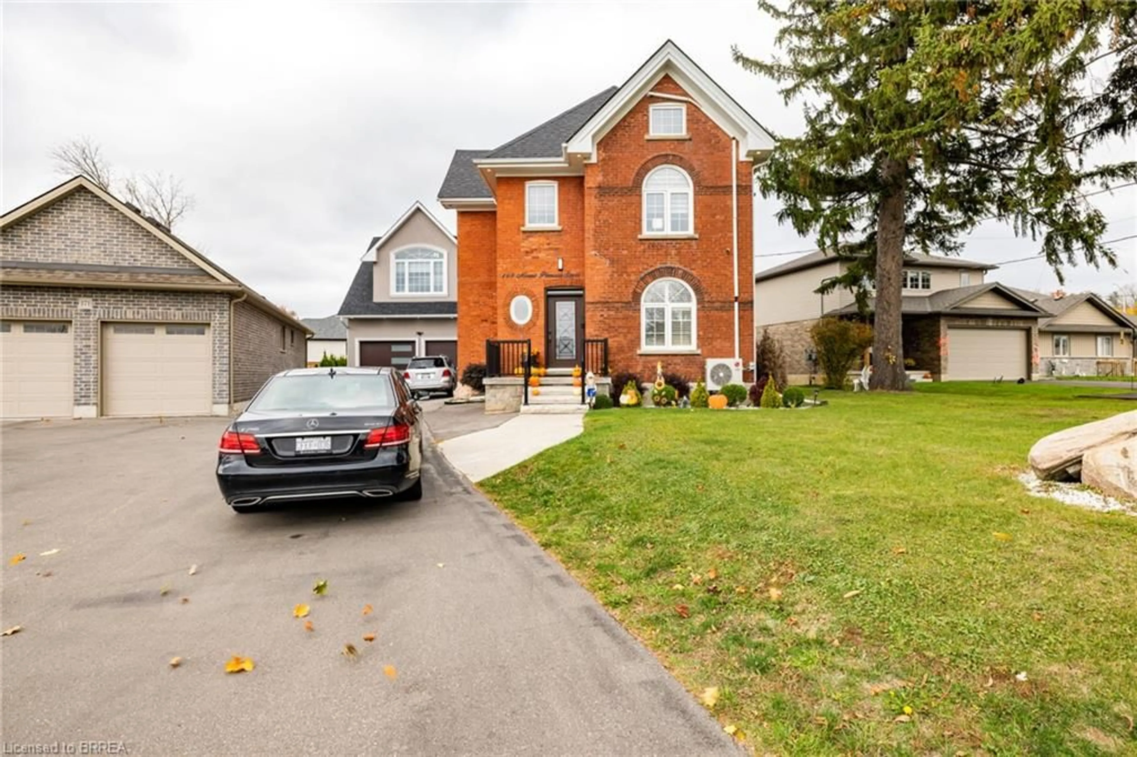 Home with brick exterior material, street for 169 Mount Pleasant St, Brantford Ontario N3T 1T6