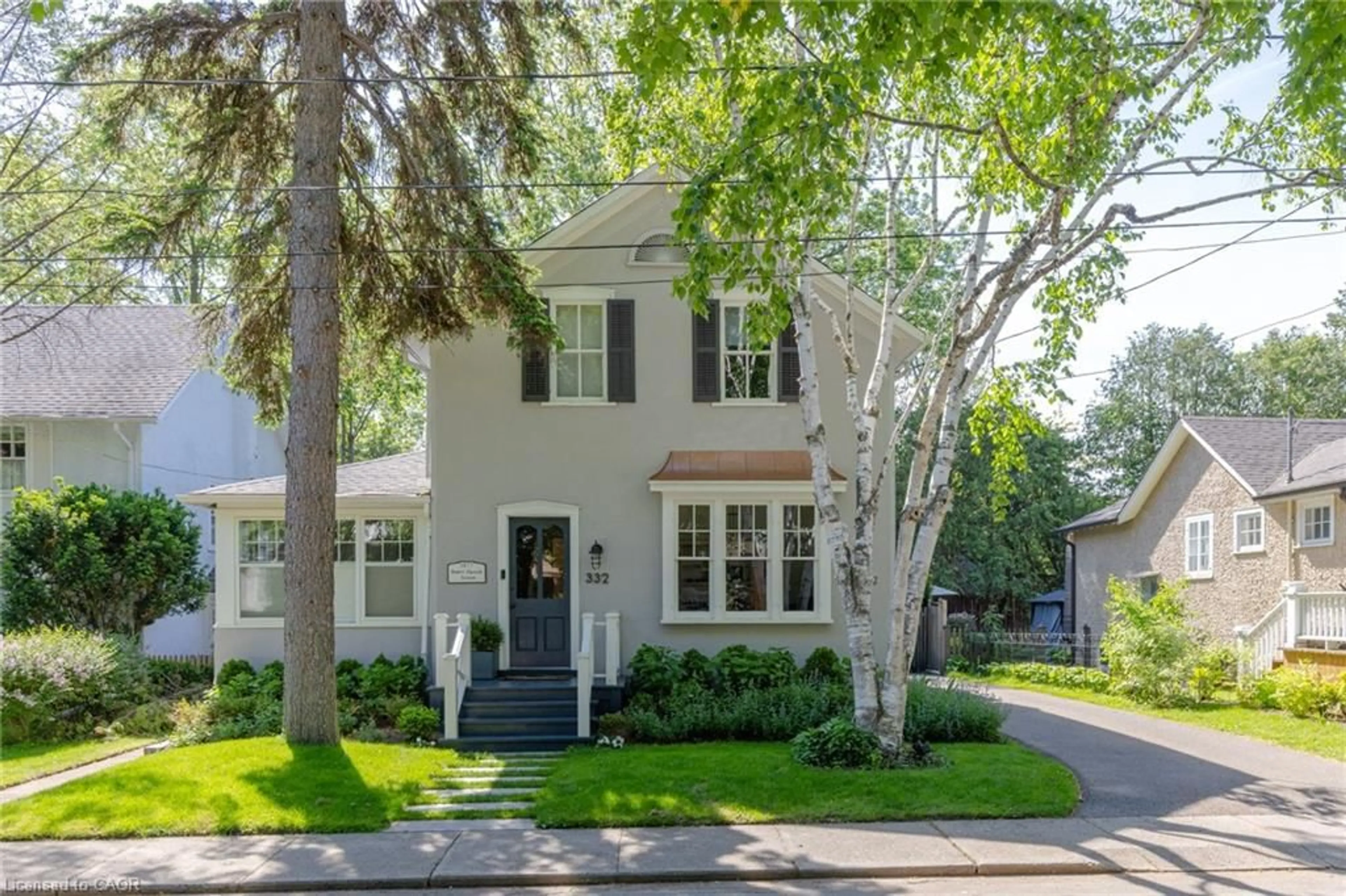 Home with brick exterior material, street for 332 Palmer Ave, Oakville Ontario L6J 1T3