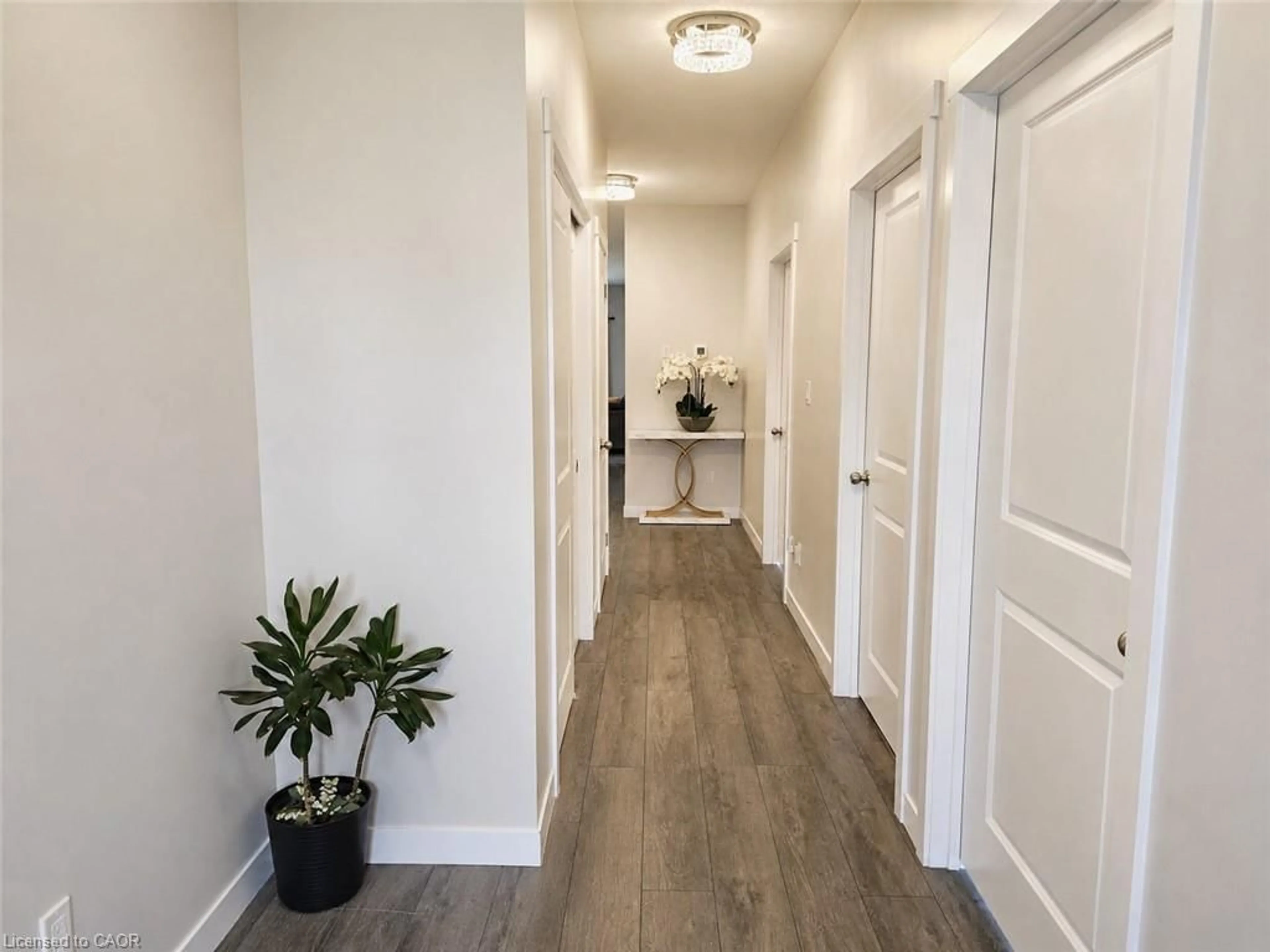 Indoor entryway for 16 Brookfield Lane, Simcoe Ontario N3Y 0E8