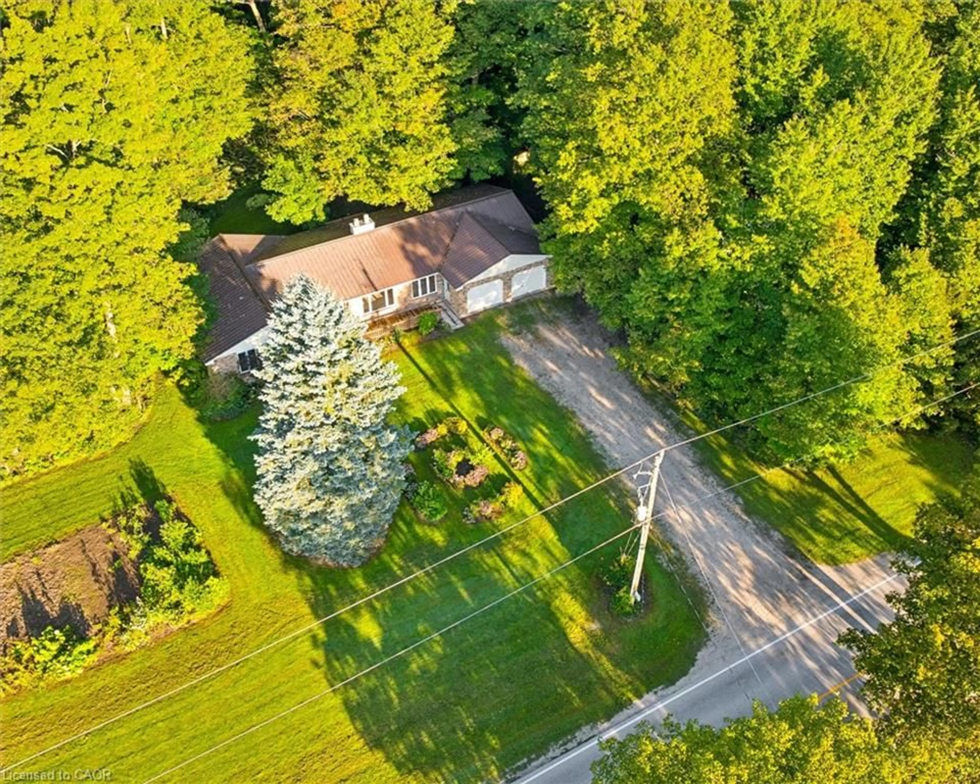 A pic from outside/outdoor area/front of a property/back of a property/a pic from drone, unknown for 2018 Greenwood Hill Rd, Wellesley Ontario N0B 2T0