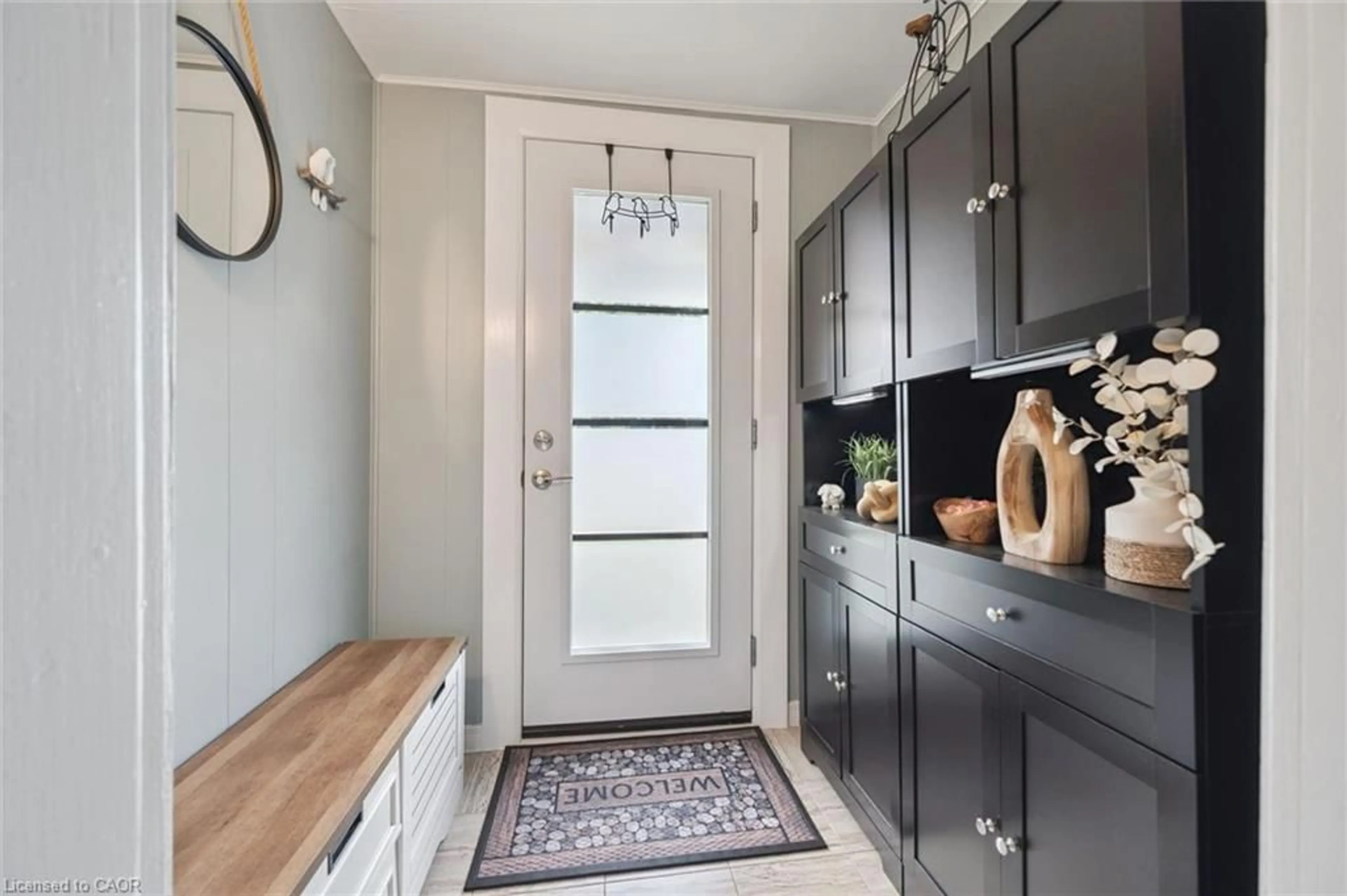 Indoor entryway for 30 Chalmers St, Cambridge Ontario N1R 5B2