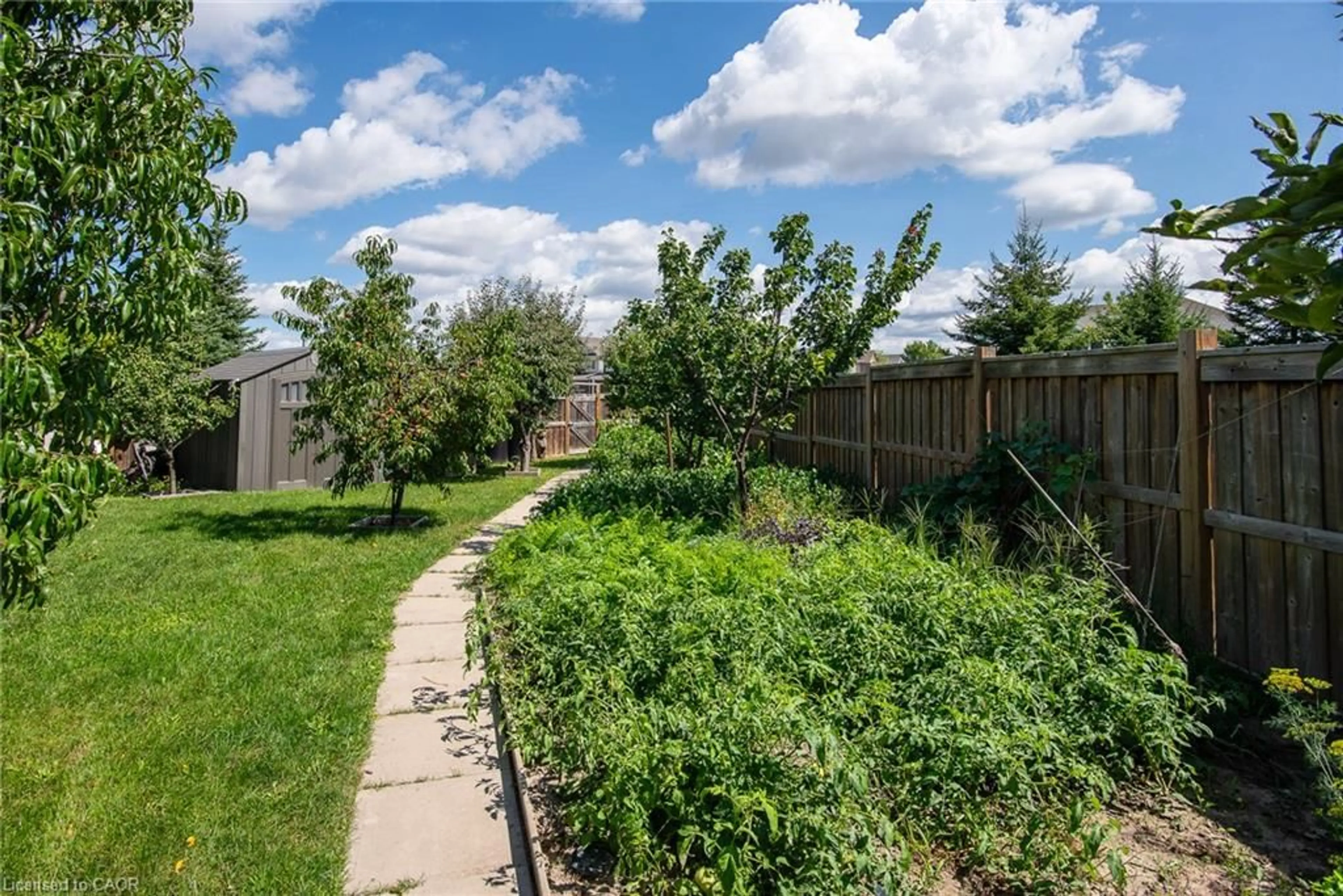 Patio, street for 330 Grovehill Cres, Kitchener Ontario N2R 0K2