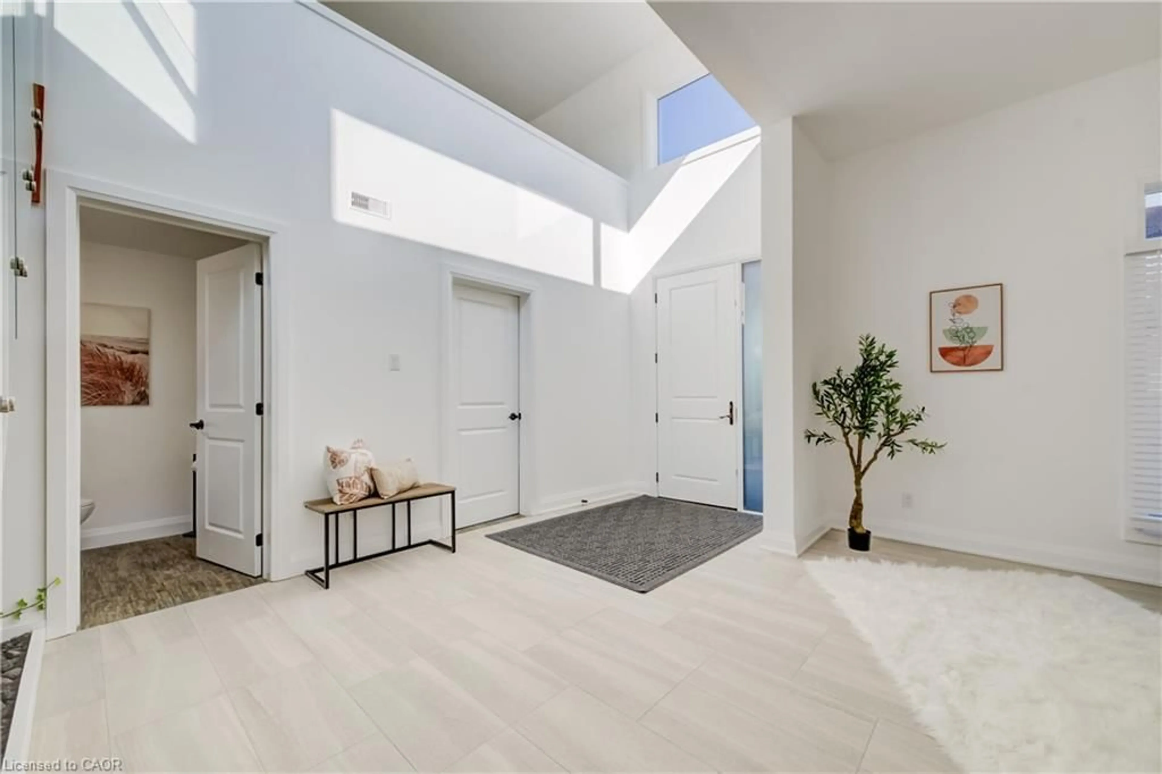 Indoor entryway for 149 Woolwich St, Waterloo Ontario N2K 1S5
