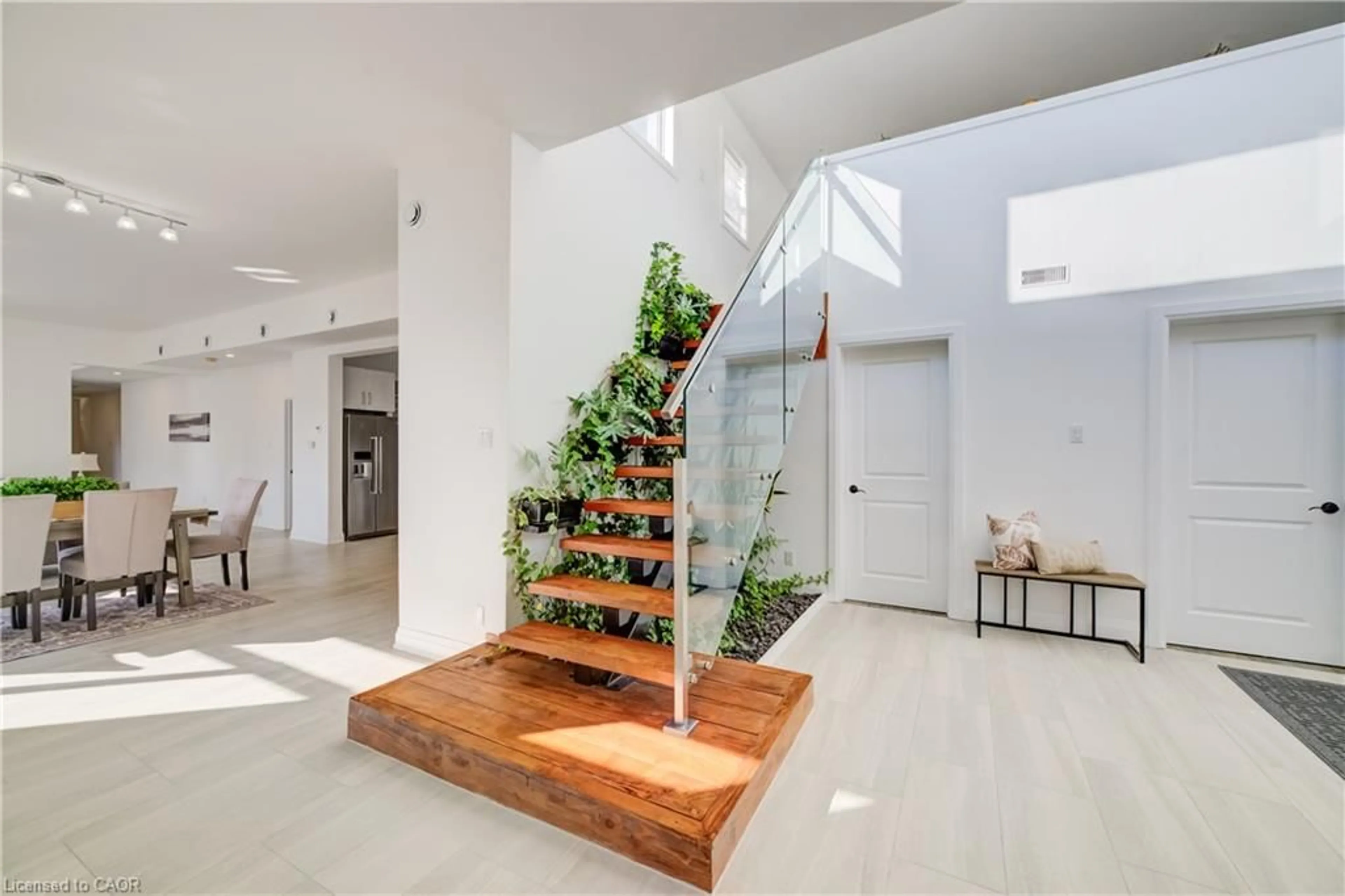 Indoor foyer for 149 Woolwich St, Waterloo Ontario N2K 1S5