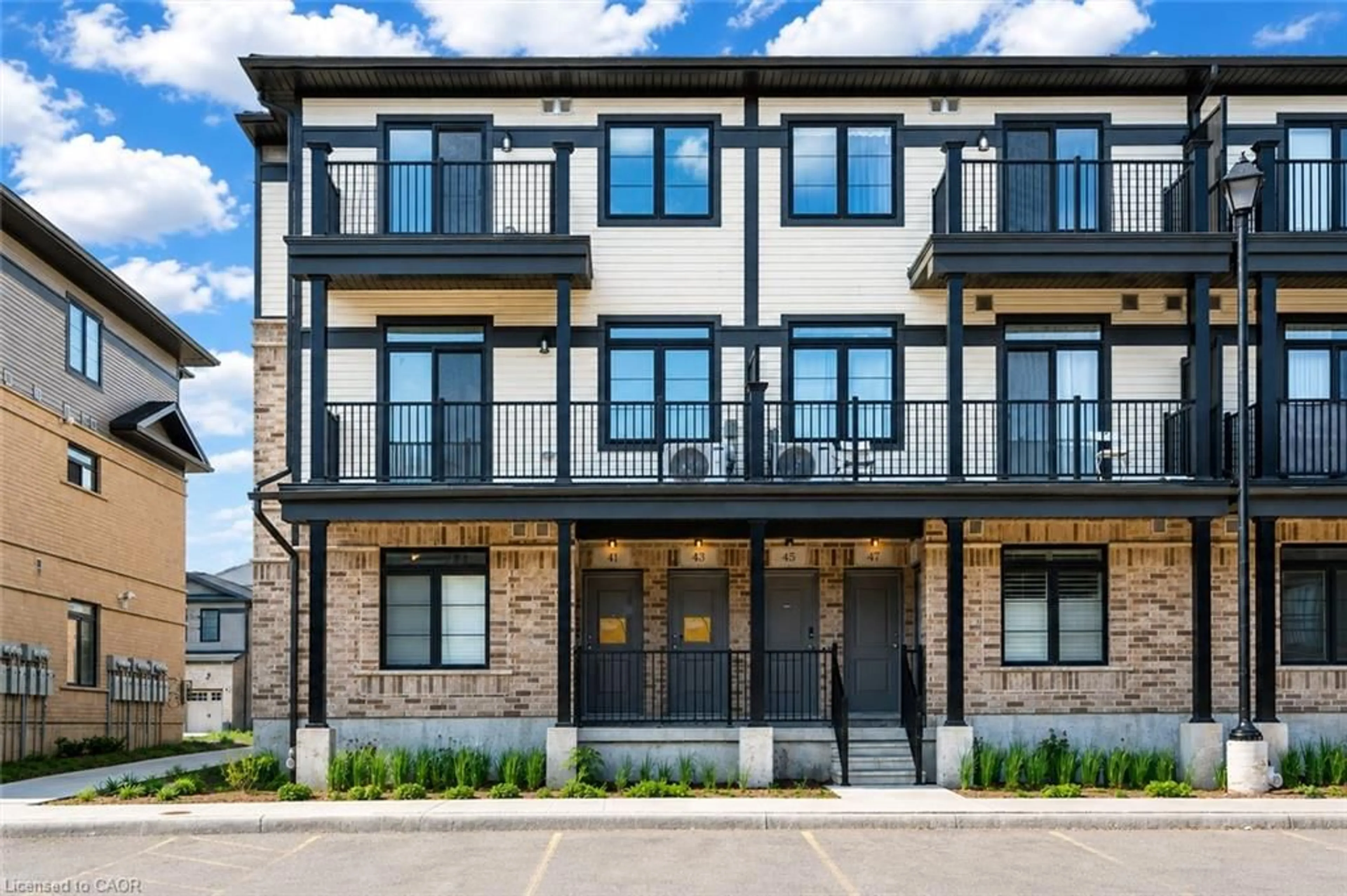 Home with brick exterior material, street for 43 Lomond Lane, Kitchener Ontario N2R 0R4