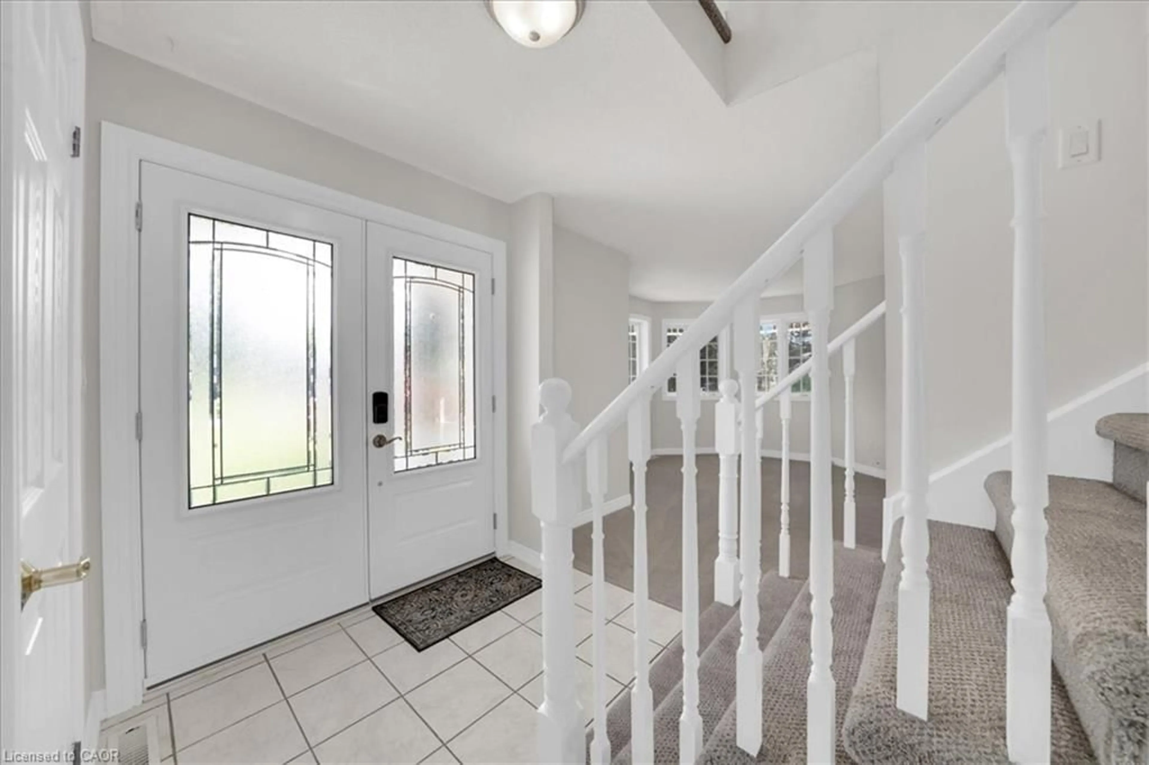 Indoor entryway for 20 Pineview Trail, Utopia Ontario L0M 1T0