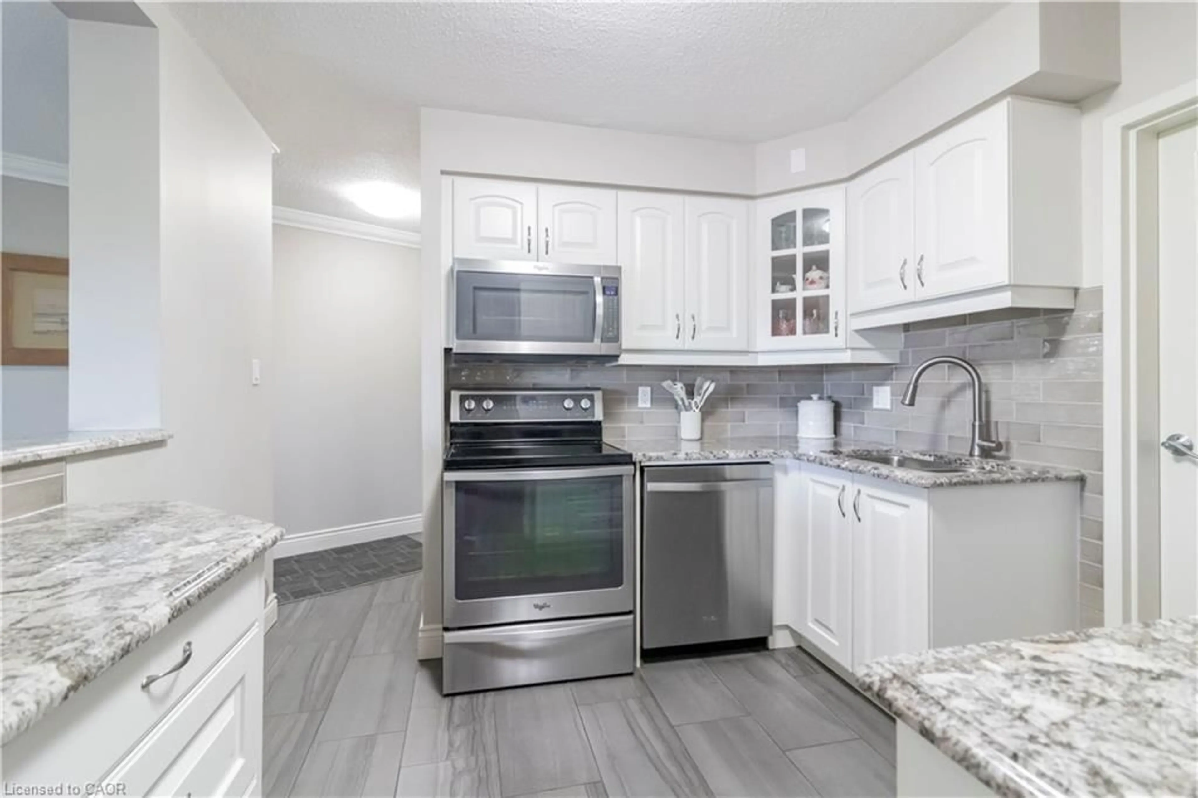 Standard kitchen, unknown for 250 Glenridge Dr #401, Waterloo Ontario N2J 4H8