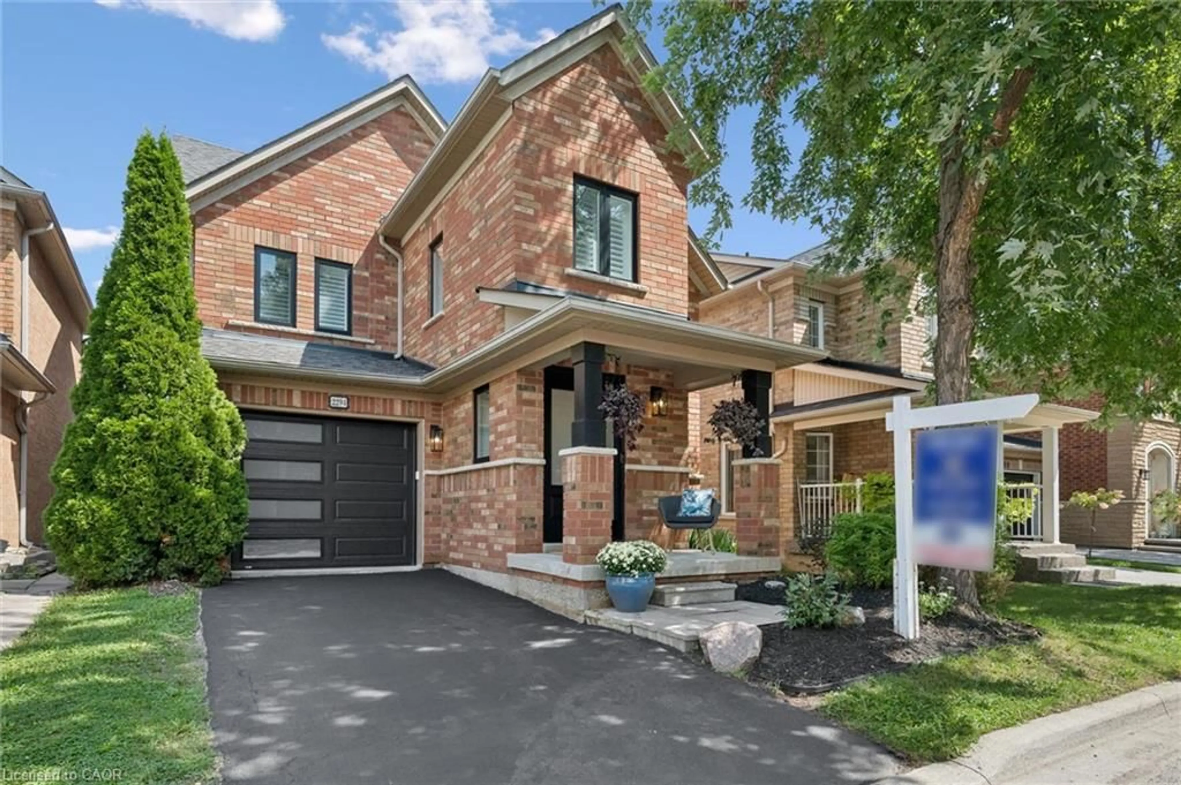 Home with brick exterior material, street for 2294 Seton Cres, Burlington Ontario L7L 6Y4