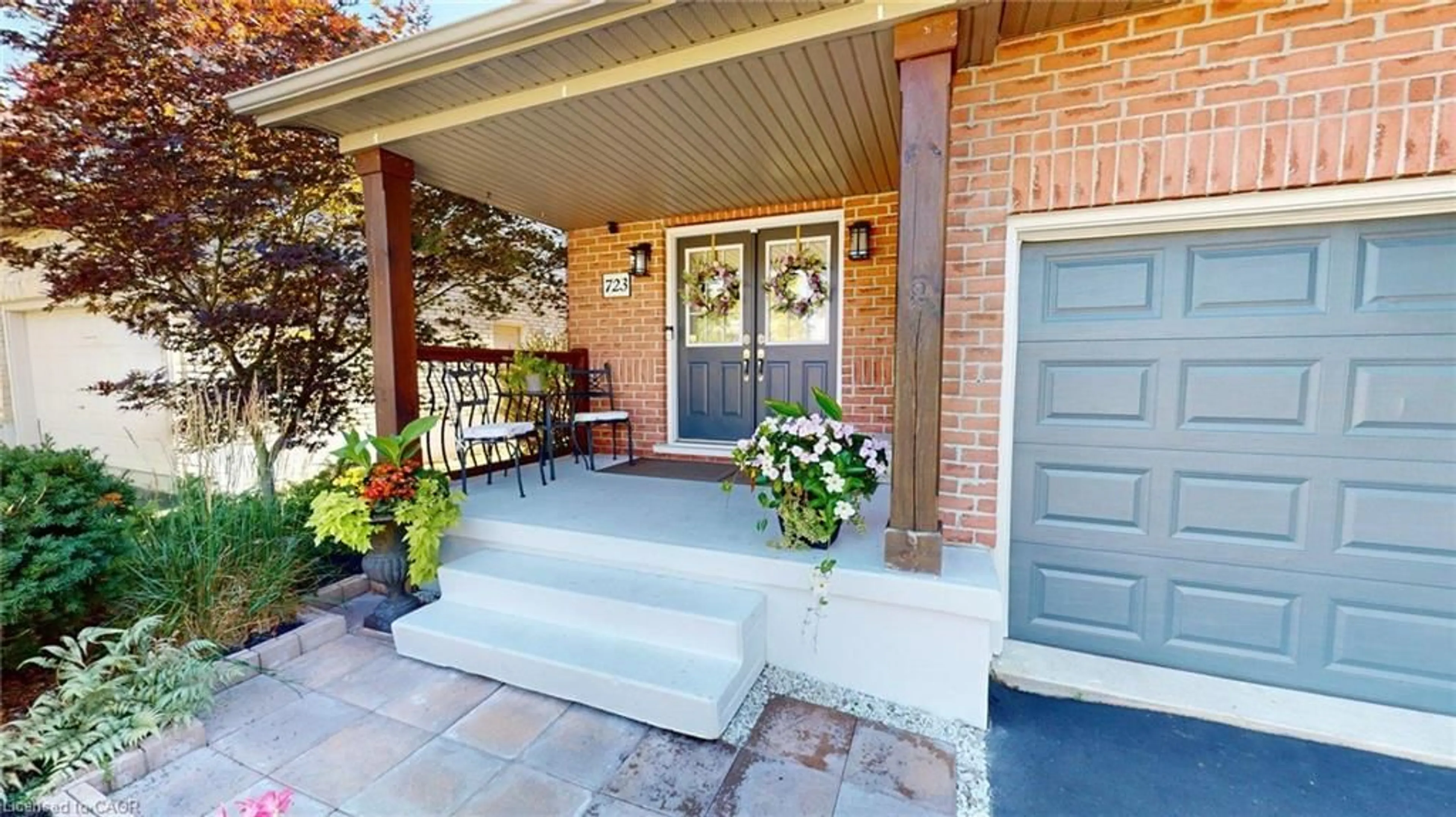Home with brick exterior material, street for 723 Munich Cir, Waterloo Ontario N2V 2N6