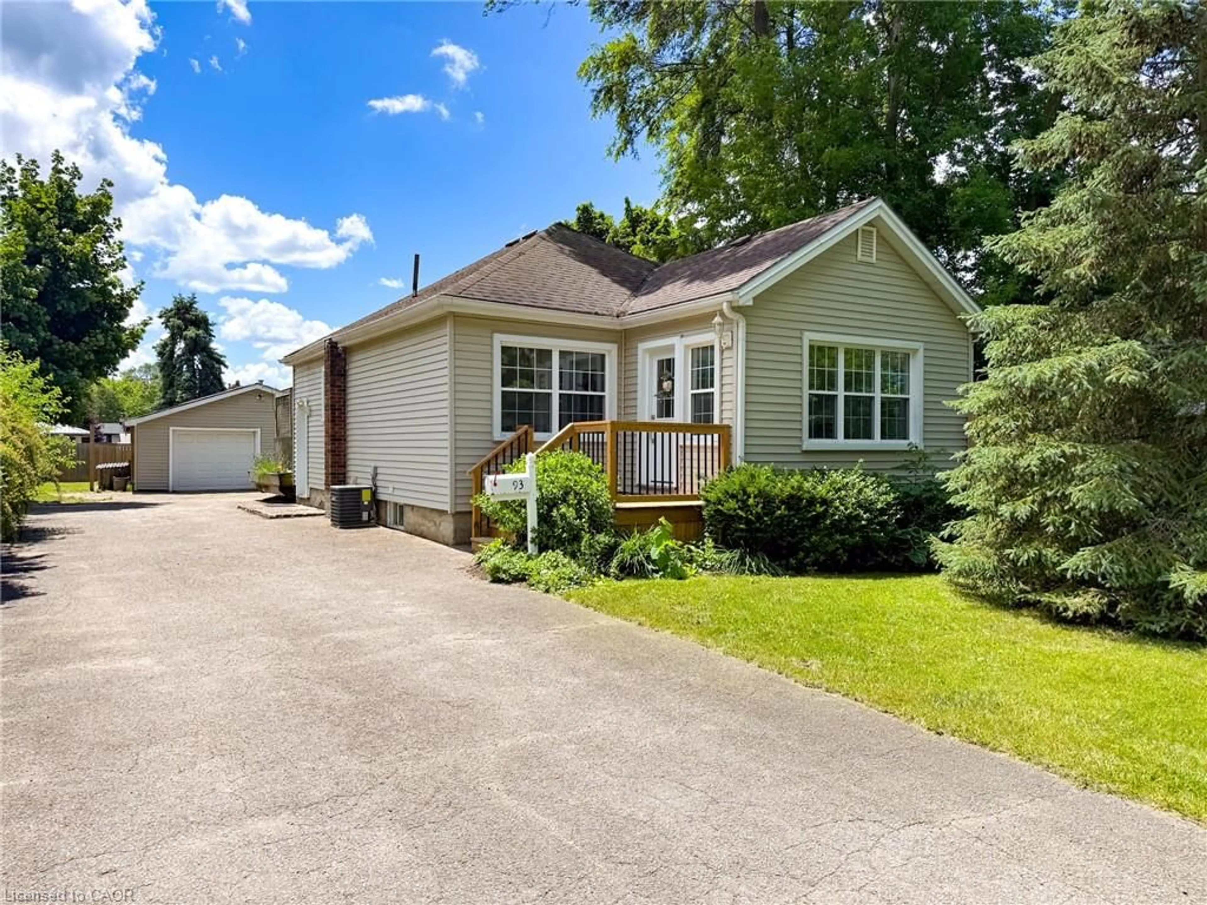 Home with vinyl exterior material, street for 93 Barnes Ave, Brantford Ontario N3R 4Y9