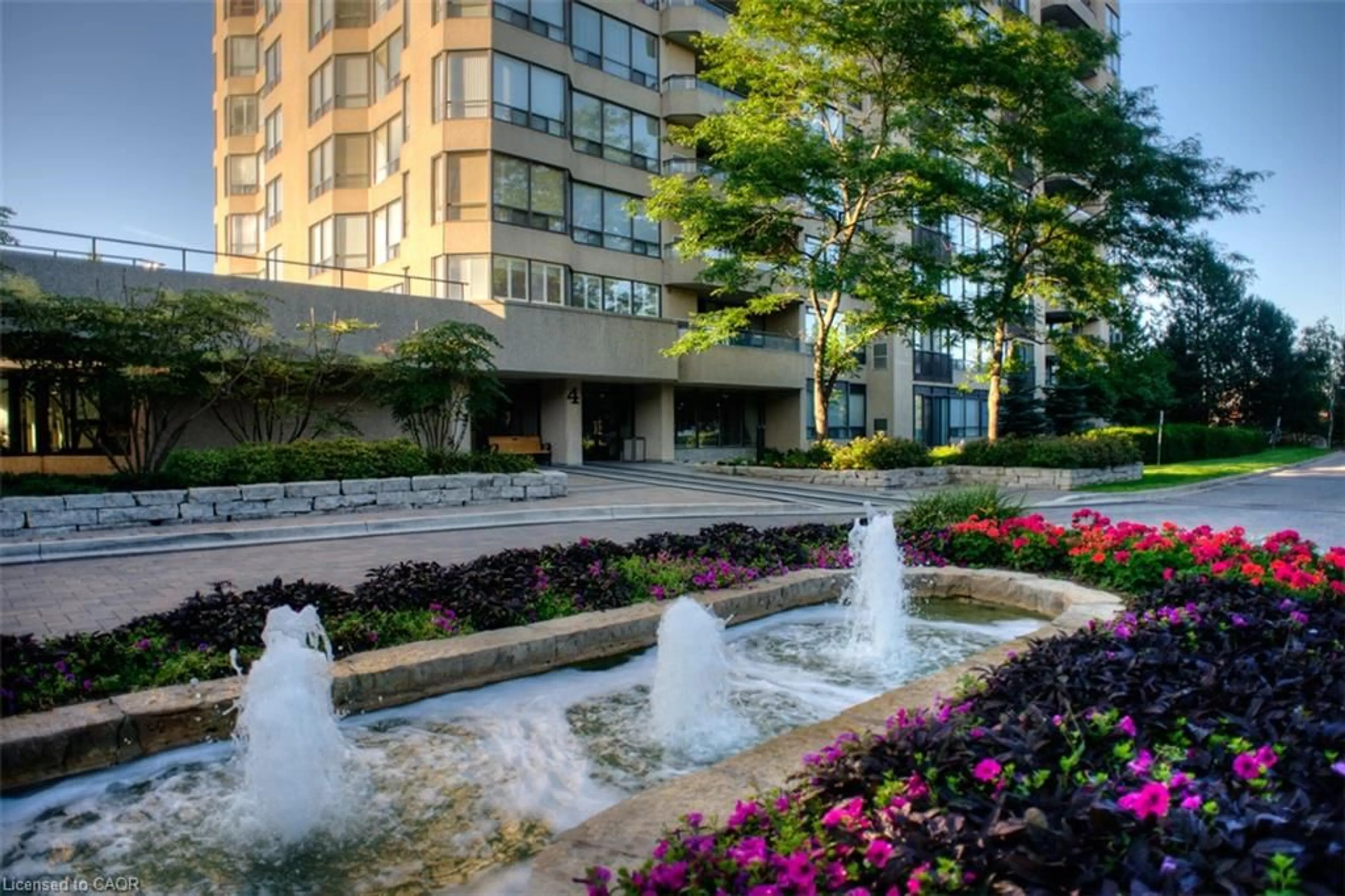 Patio, water/lake/river/ocean view for 4 Willow St #1104, Waterloo Ontario N2J 4S2