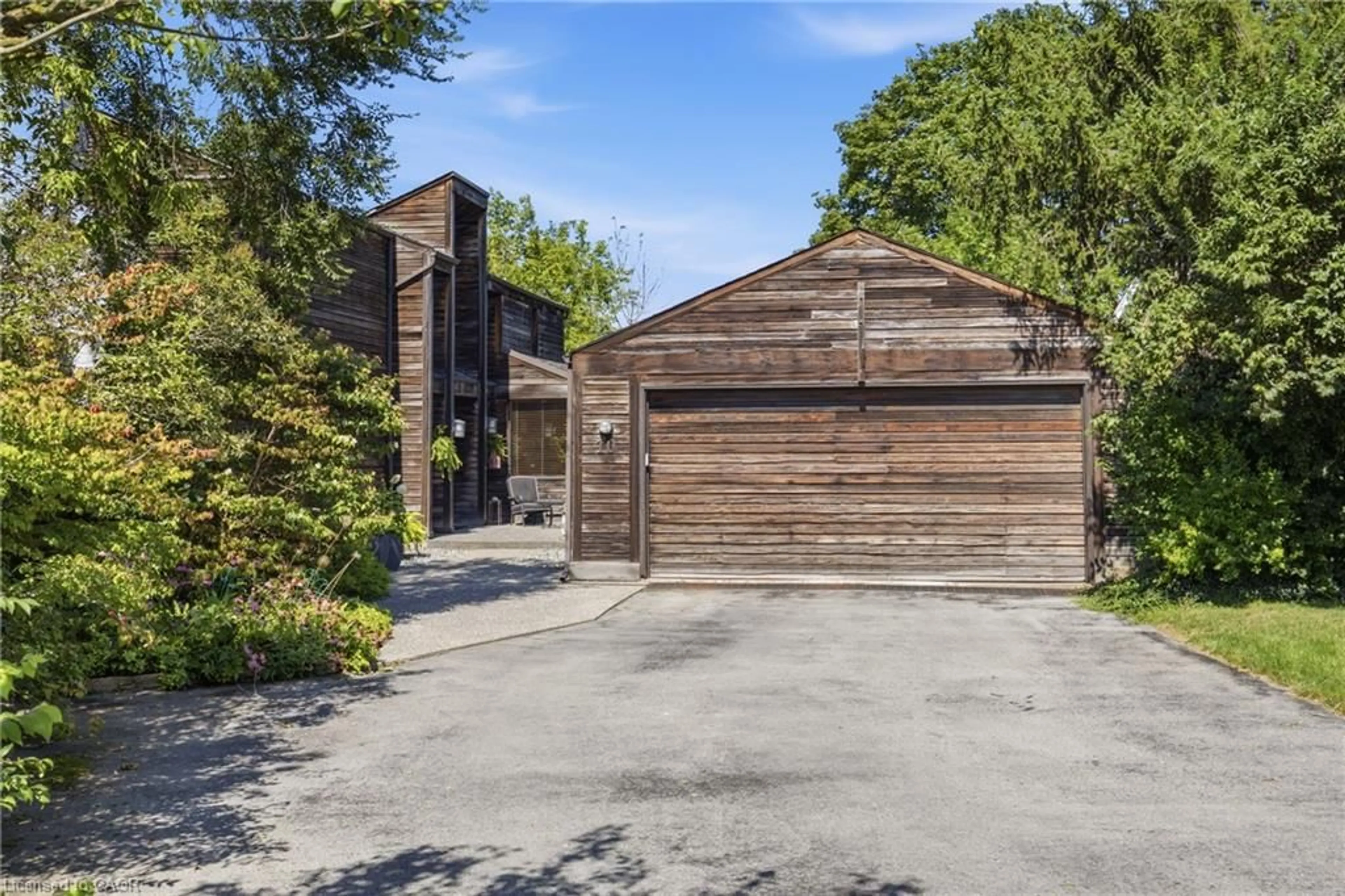 Unknown for 10 Vergorda Cir, St. Catharines Ontario L2T 2P2