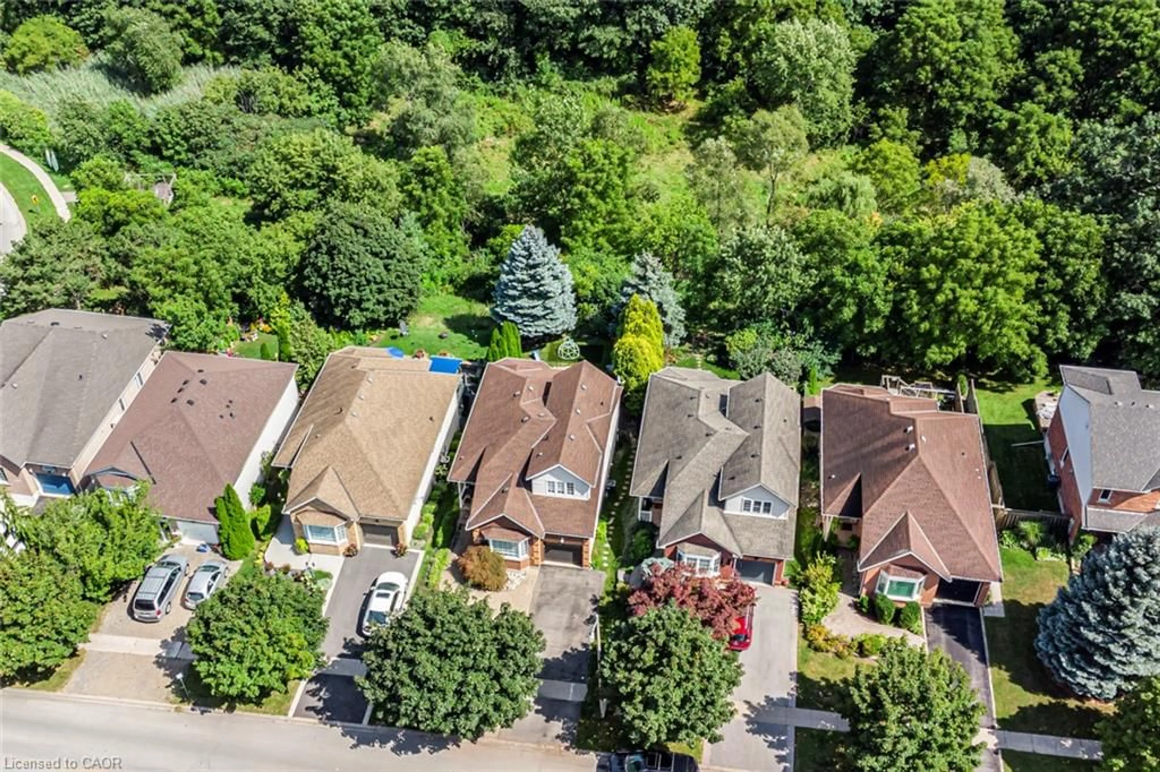 A pic from outside/outdoor area/front of a property/back of a property/a pic from drone, street for 4257 Stadelbauer Dr, Beamsville Ontario L0R 1B8