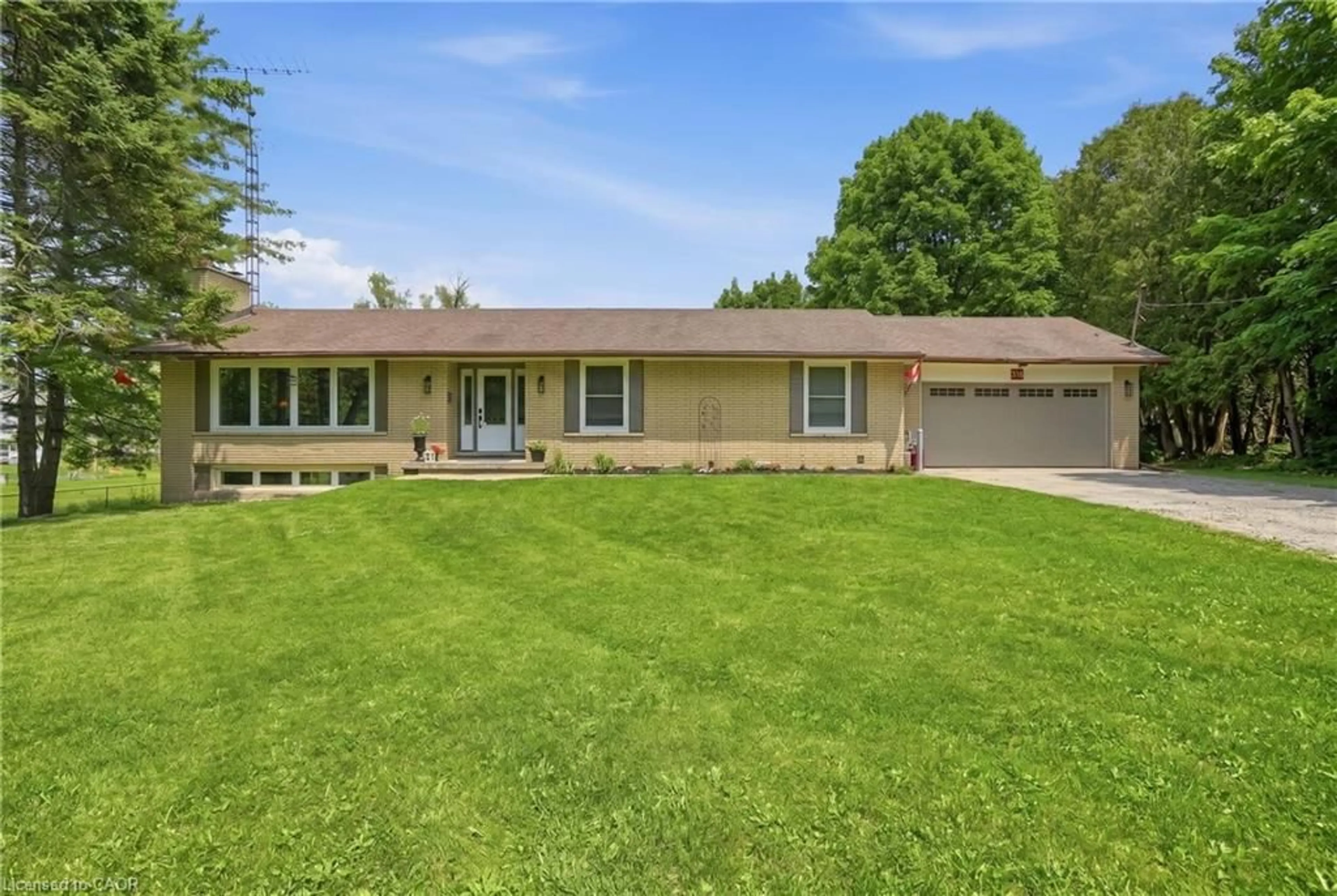 A pic from outside/outdoor area/front of a property/back of a property/a pic from drone, street for 318 Freelton Rd, Freelton Ontario N0B 2J0
