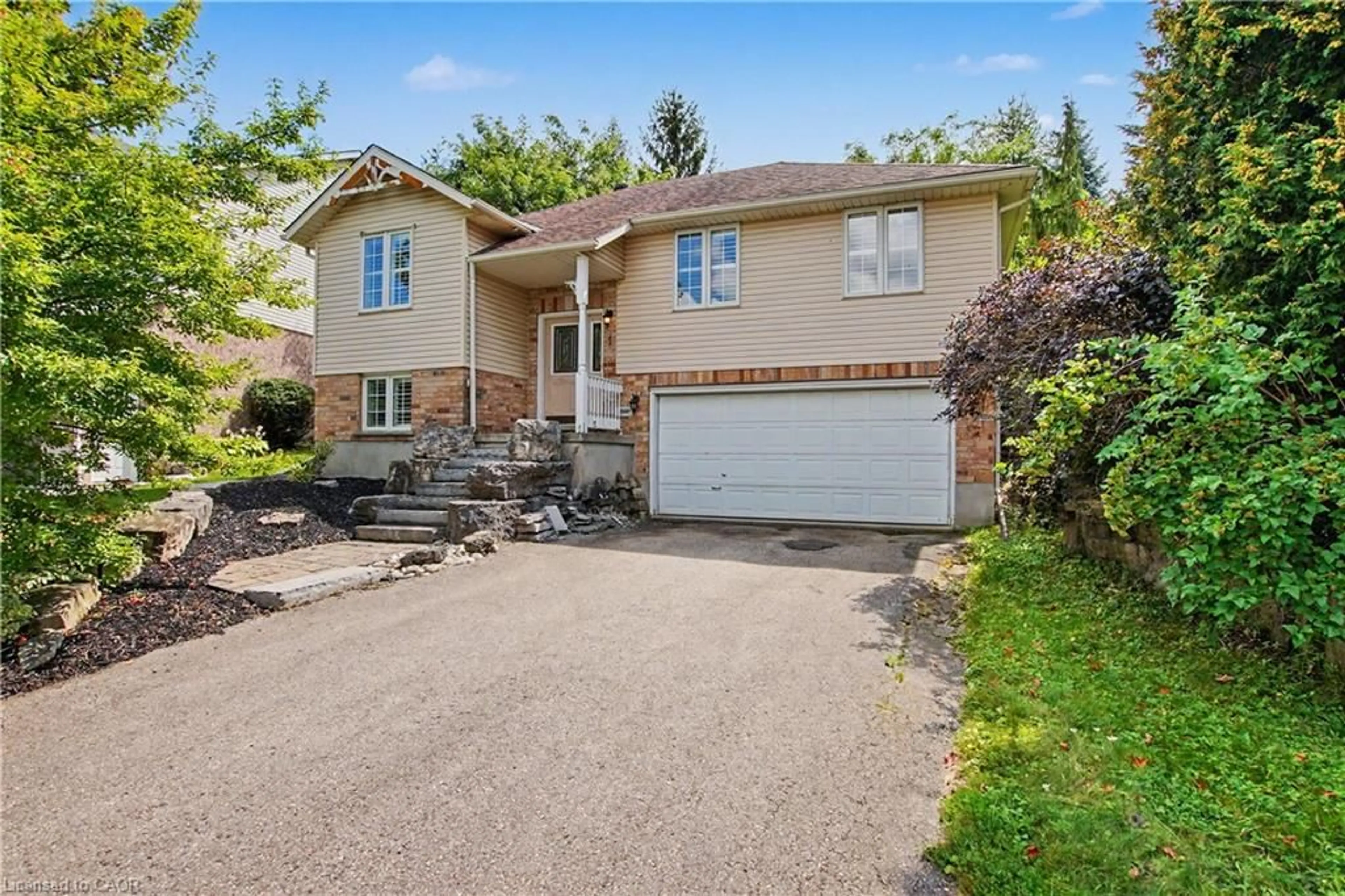 Home with vinyl exterior material, street for 1 Cutting Dr, Elora Ontario N0B 1S0