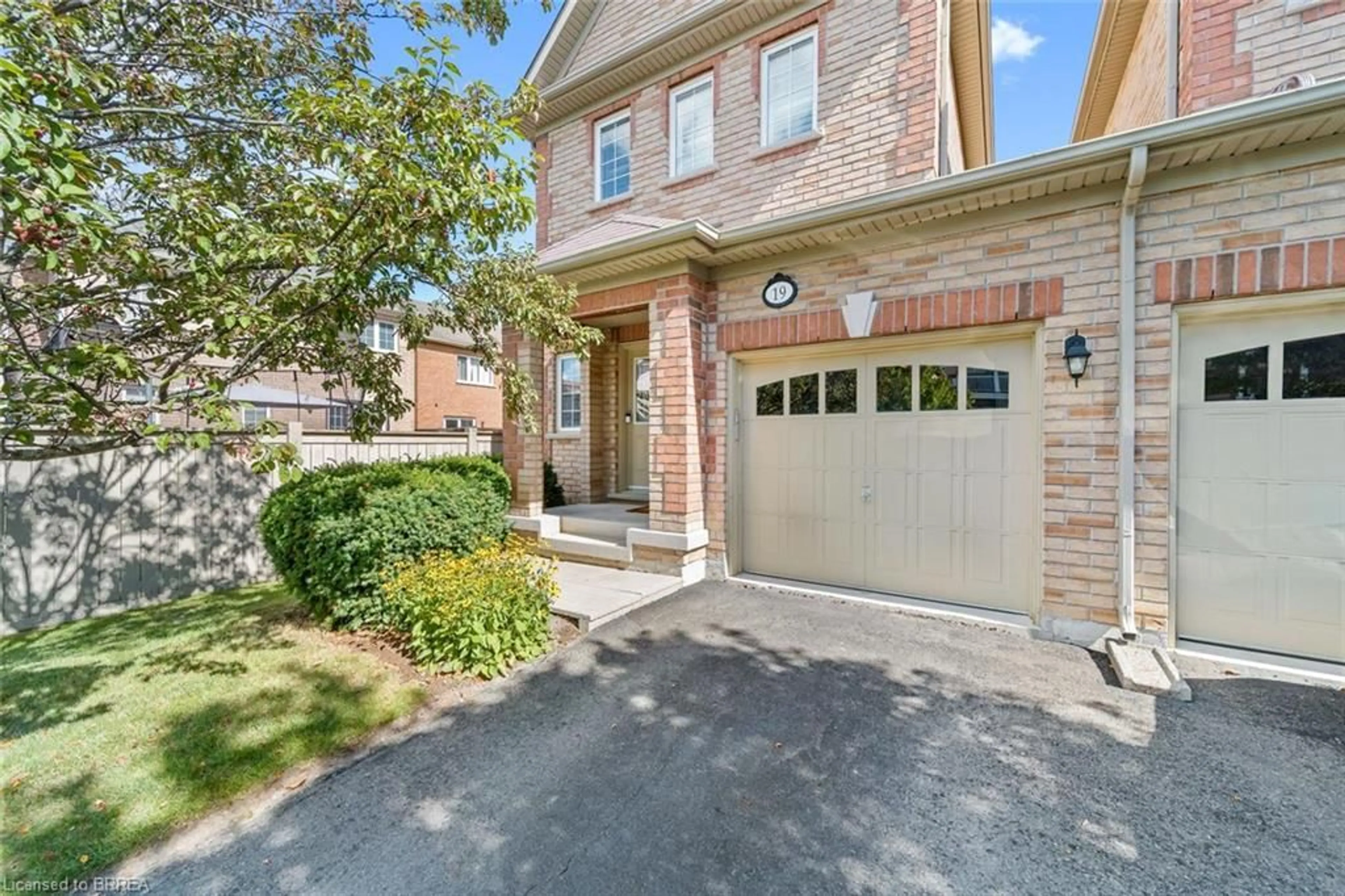 Home with brick exterior material, street for 19 Goldham Way, Halton Hills Ontario L7G 0B2