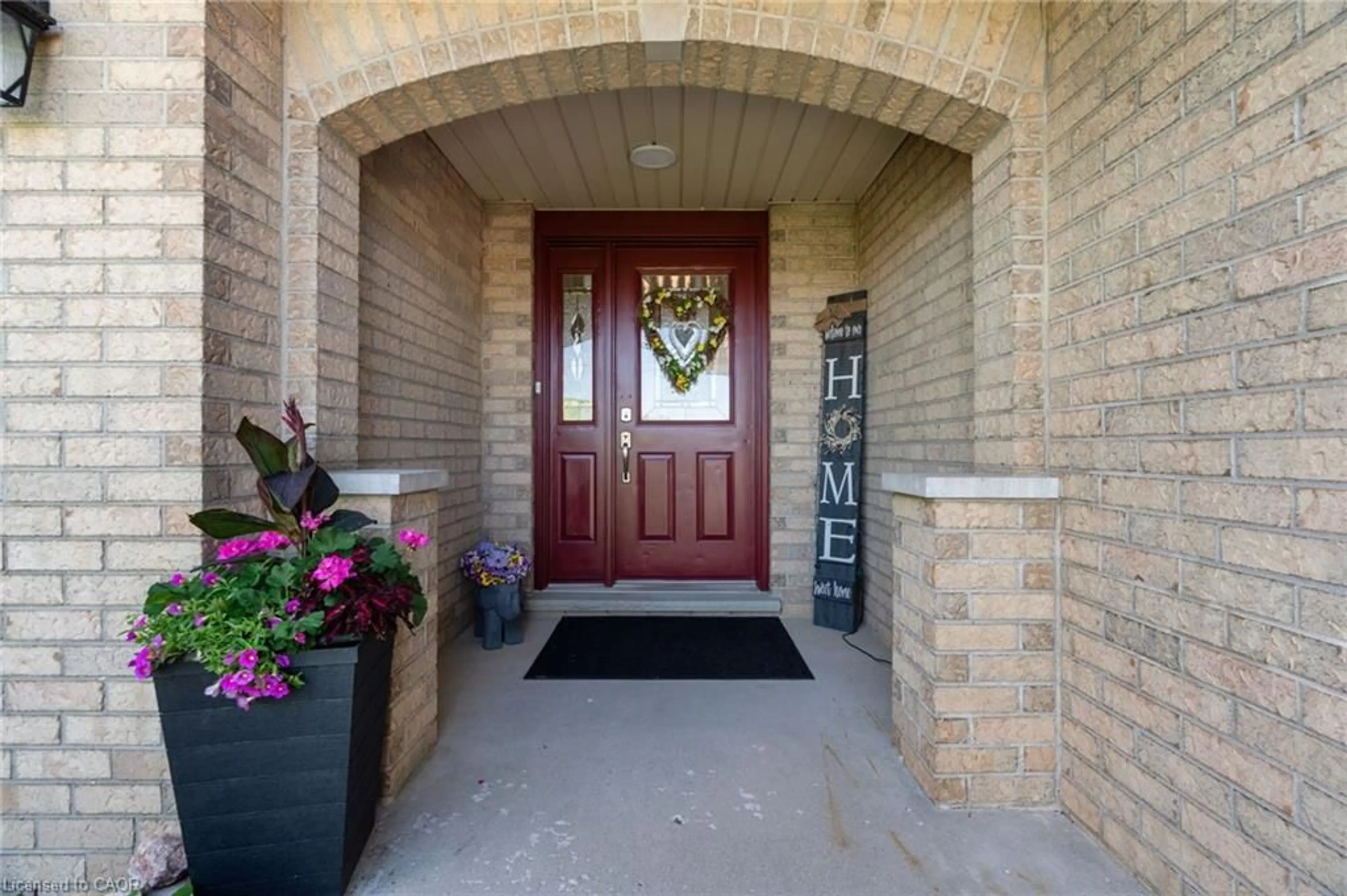 Indoor entryway for 34381 Denfield Rd, Clandeboye Ontario N0M 2S0