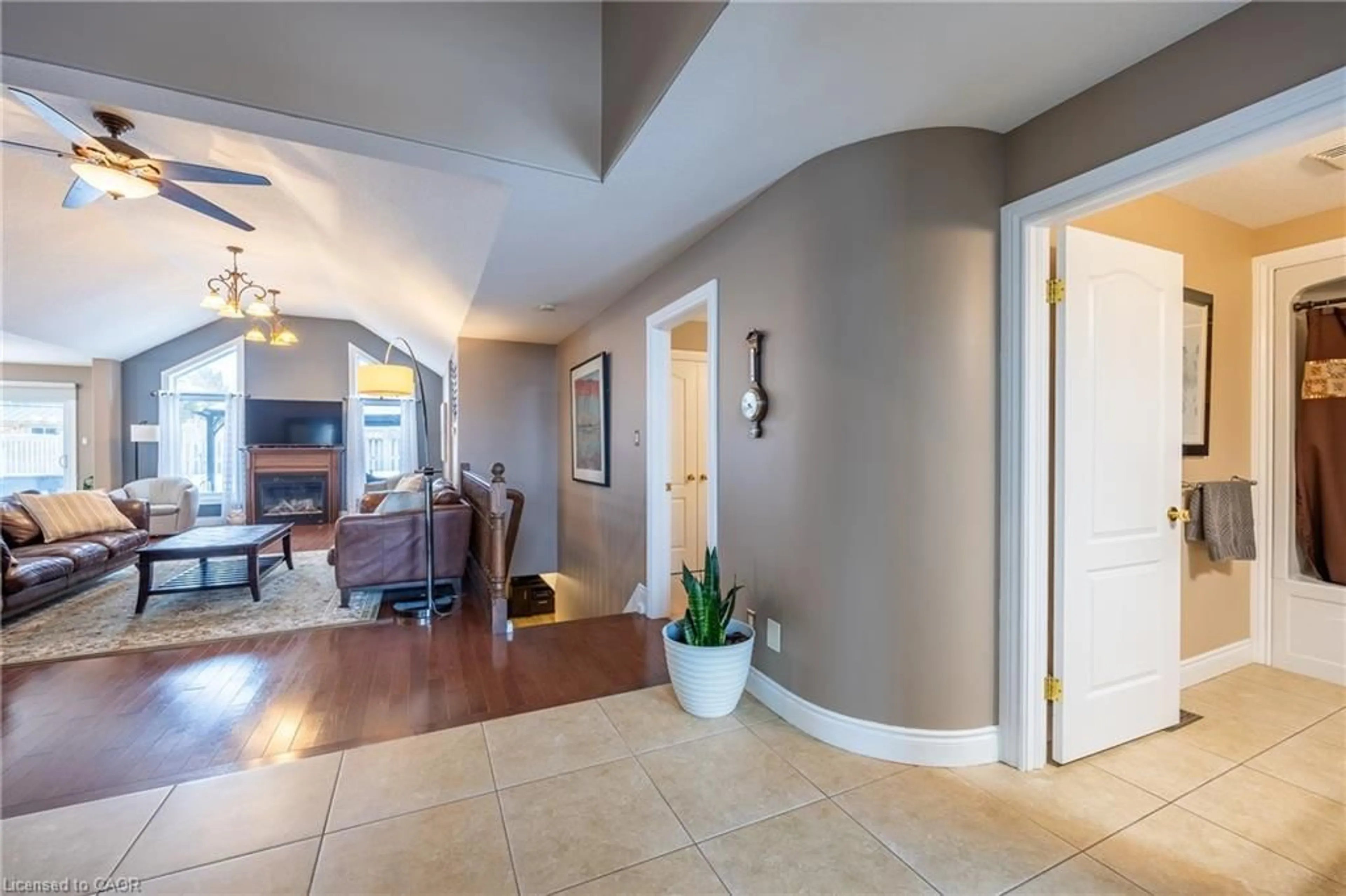 Indoor foyer for 45 Cardinal Lane, Port Dover Ontario N0A 1N5