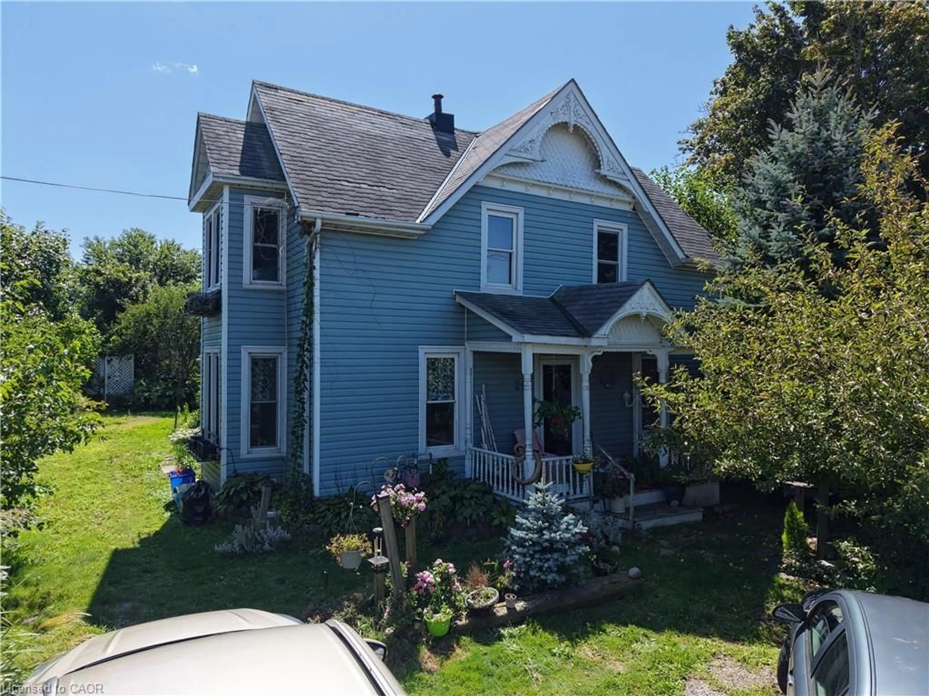 A pic from outside/outdoor area/front of a property/back of a property/a pic from drone, street for 26 Queen St, St. Williams Ontario N0E 1P0