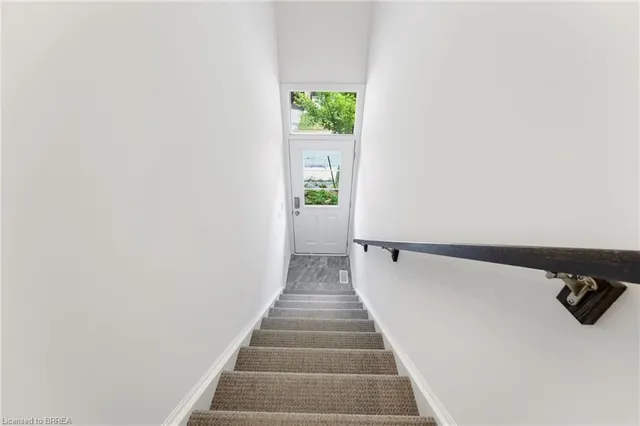120 Court Dr #50, Paris 2