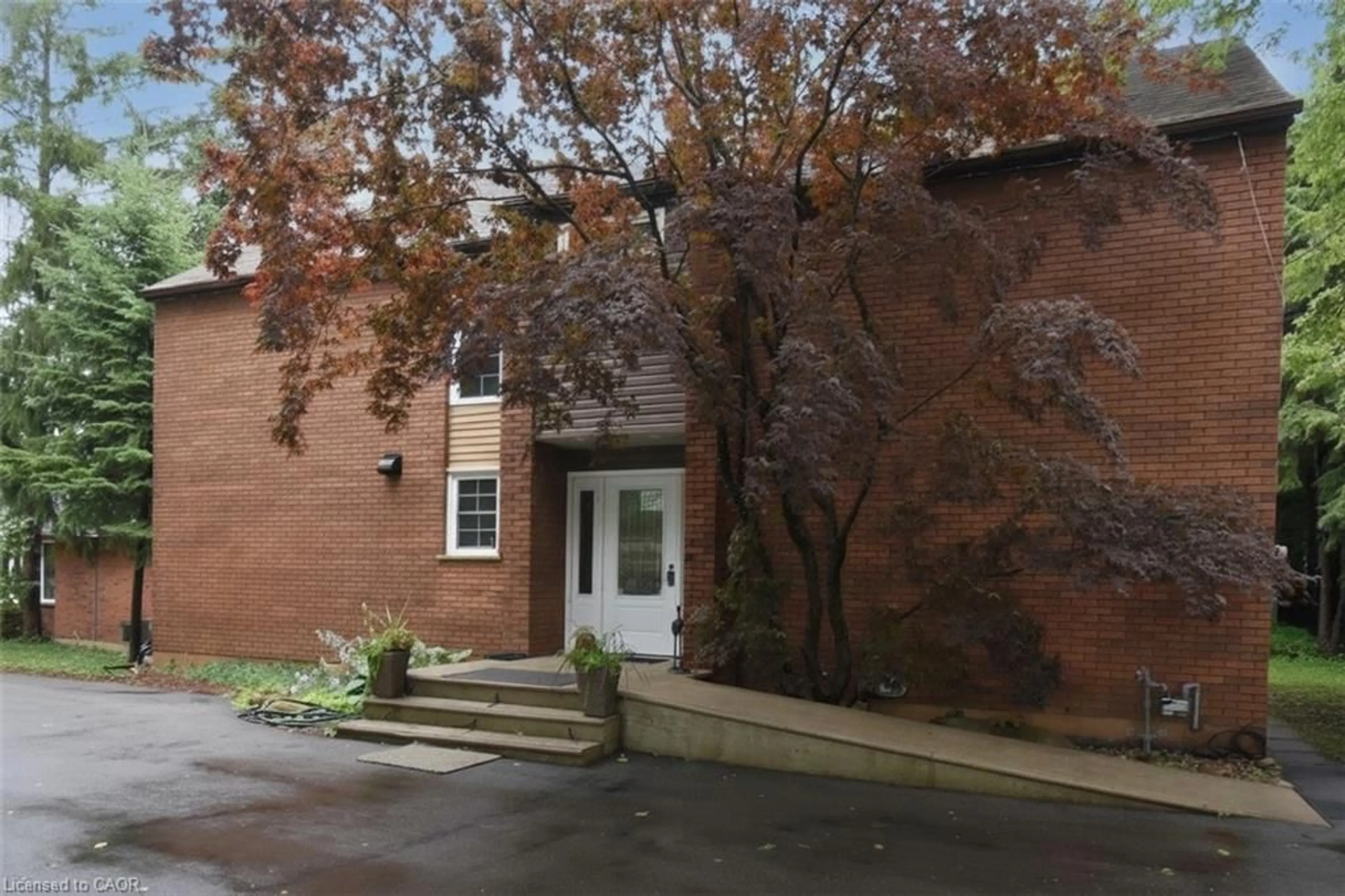 Unknown for 949 Upper Paradise Rd, Hamilton Ontario L9B 2M9