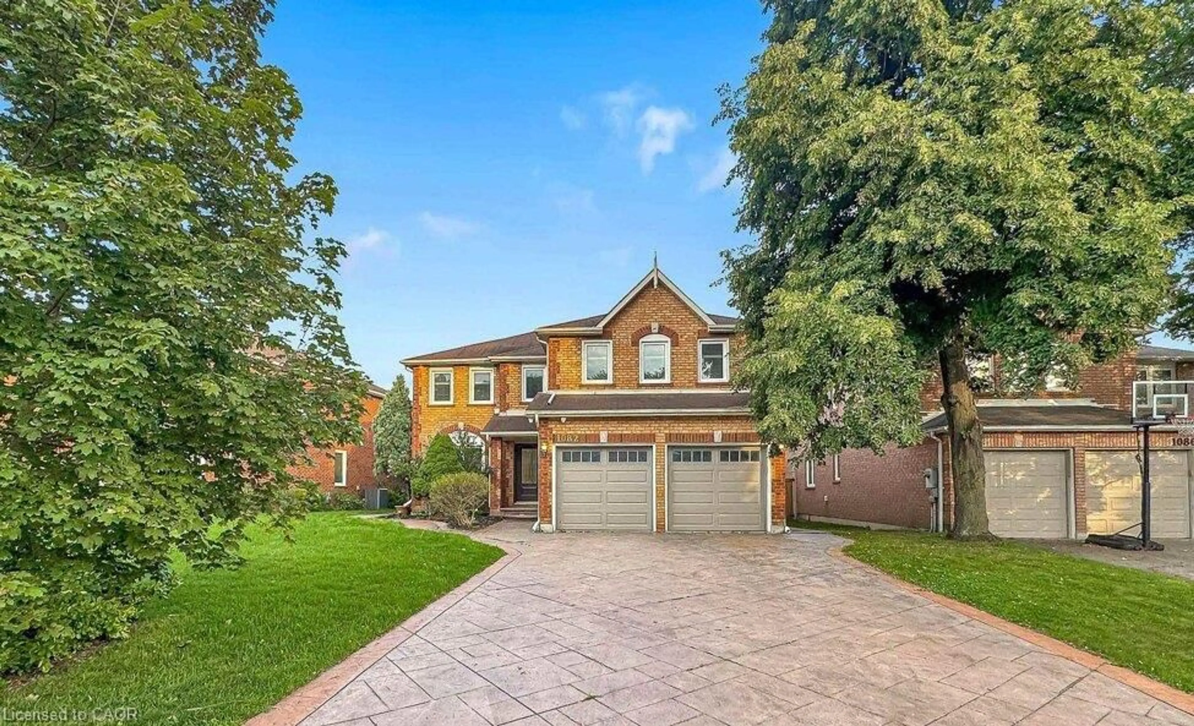 Home with brick exterior material, street for 1082 Haydonbridge Crt, Mississauga Ontario L5V 1J4