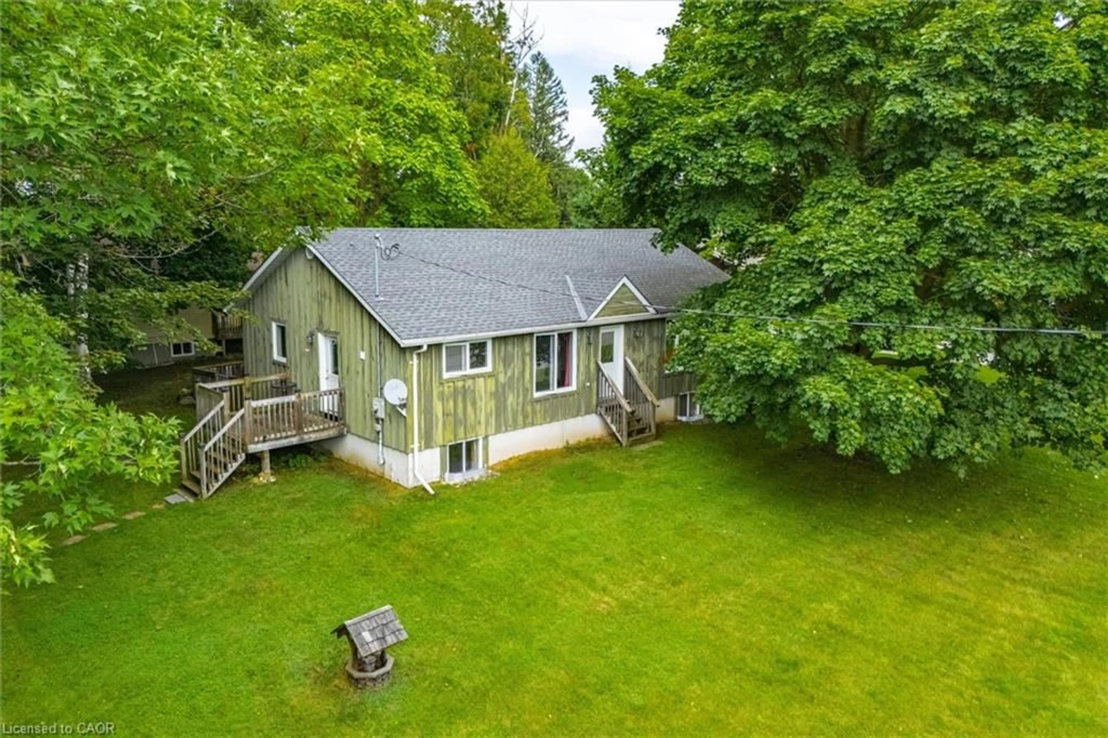 A pic from outside/outdoor area/front of a property/back of a property/a pic from drone, unknown for 52 Cooper St, Grand Valley Ontario L0N 1G0