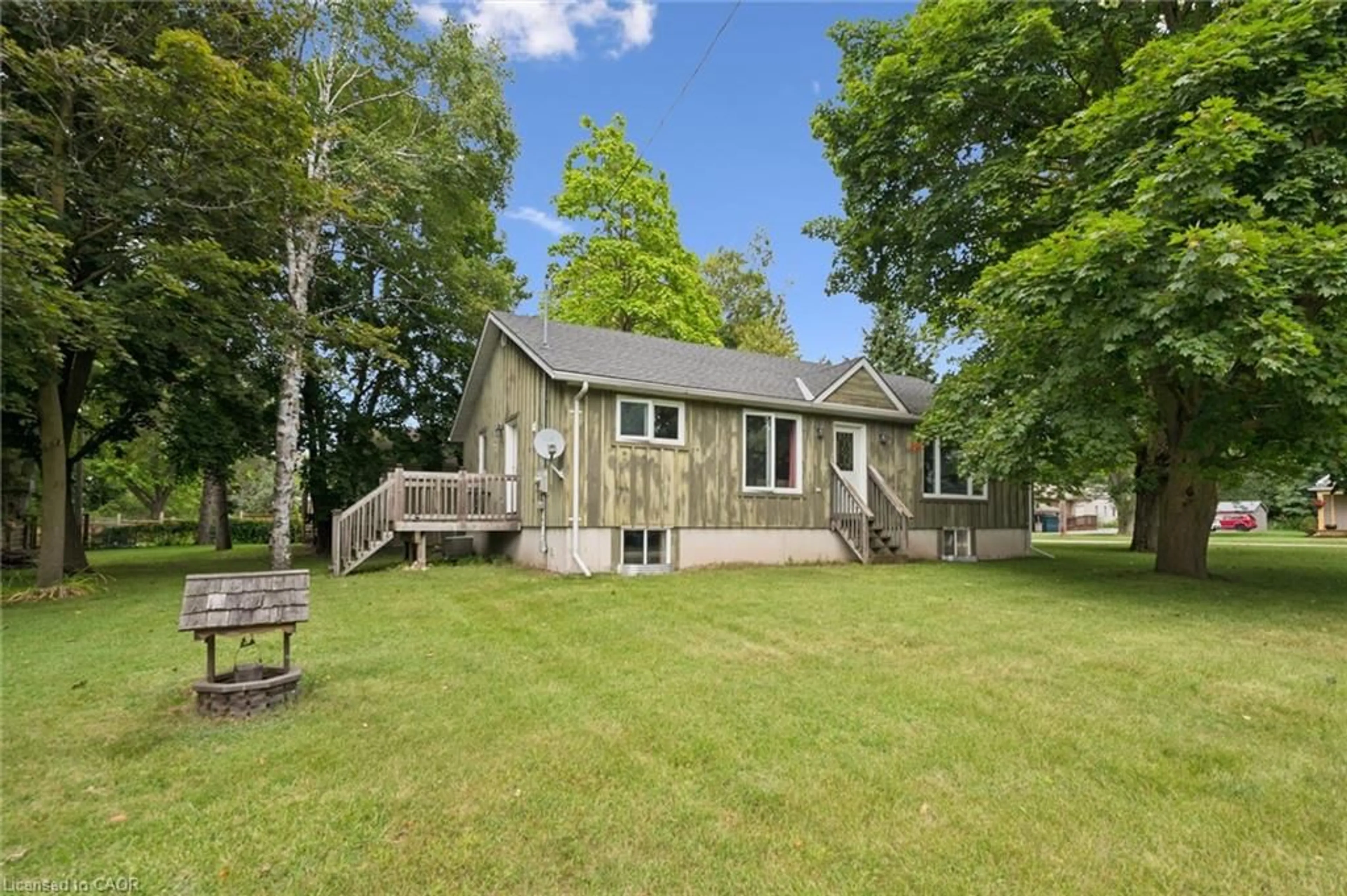 A pic from outside/outdoor area/front of a property/back of a property/a pic from drone, building for 52 Cooper St, Grand Valley Ontario L0N 1G0