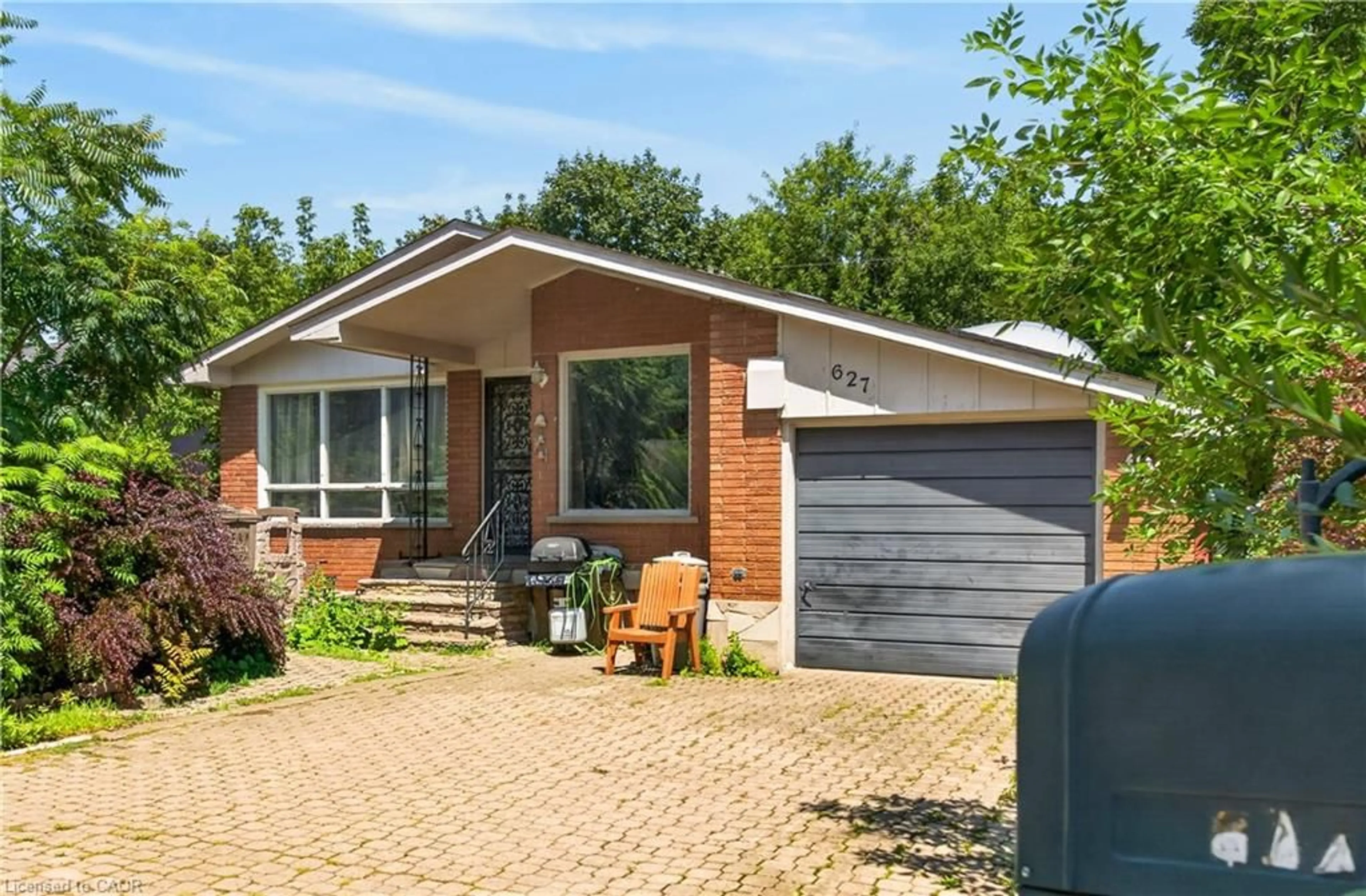 Home with brick exterior material, street for 627 Geneva Park Dr, Burlington Ontario L7N 3C2