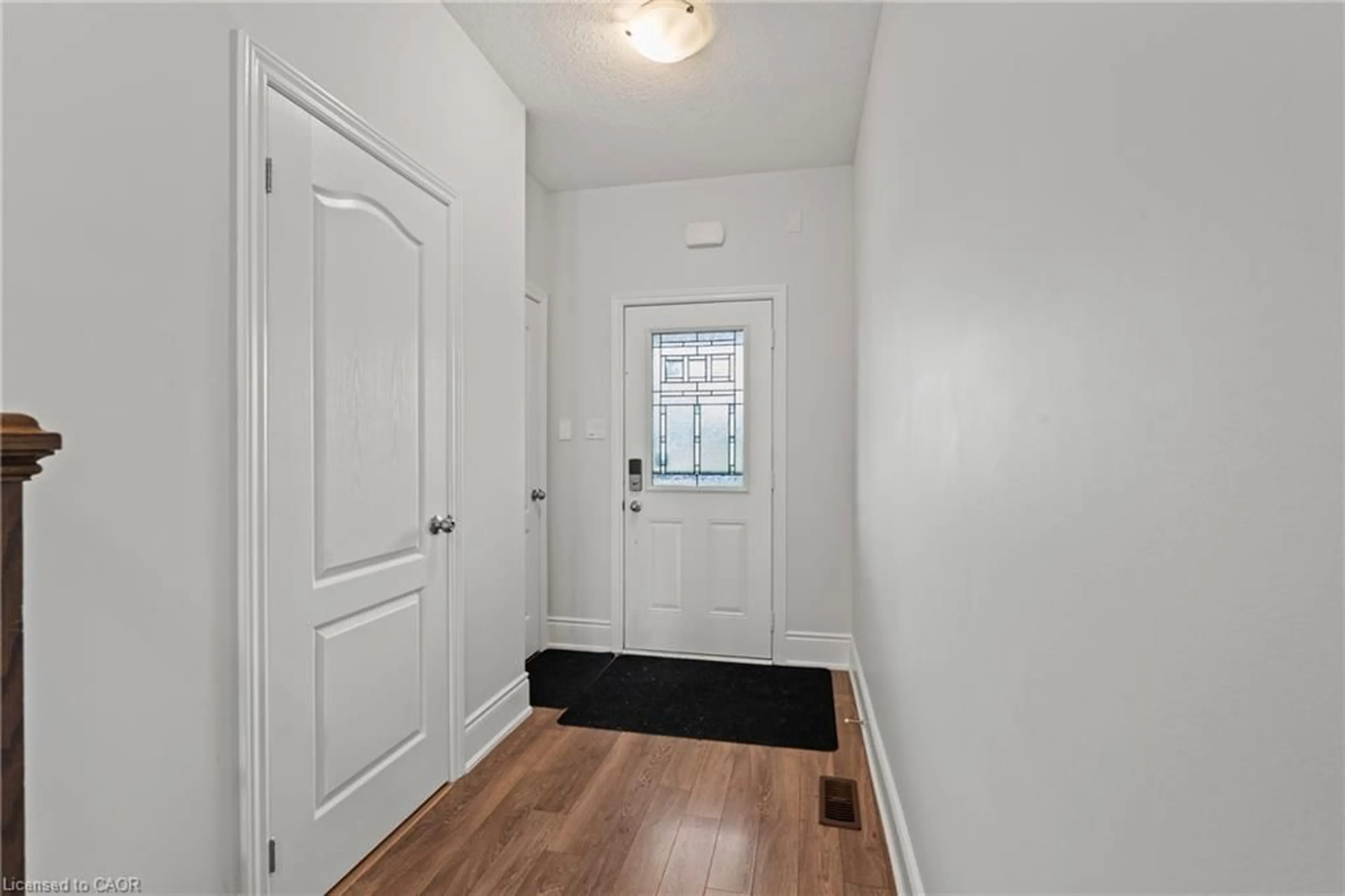 Indoor entryway for 35 Sunset Way, Thorold Ontario L0S 1A0