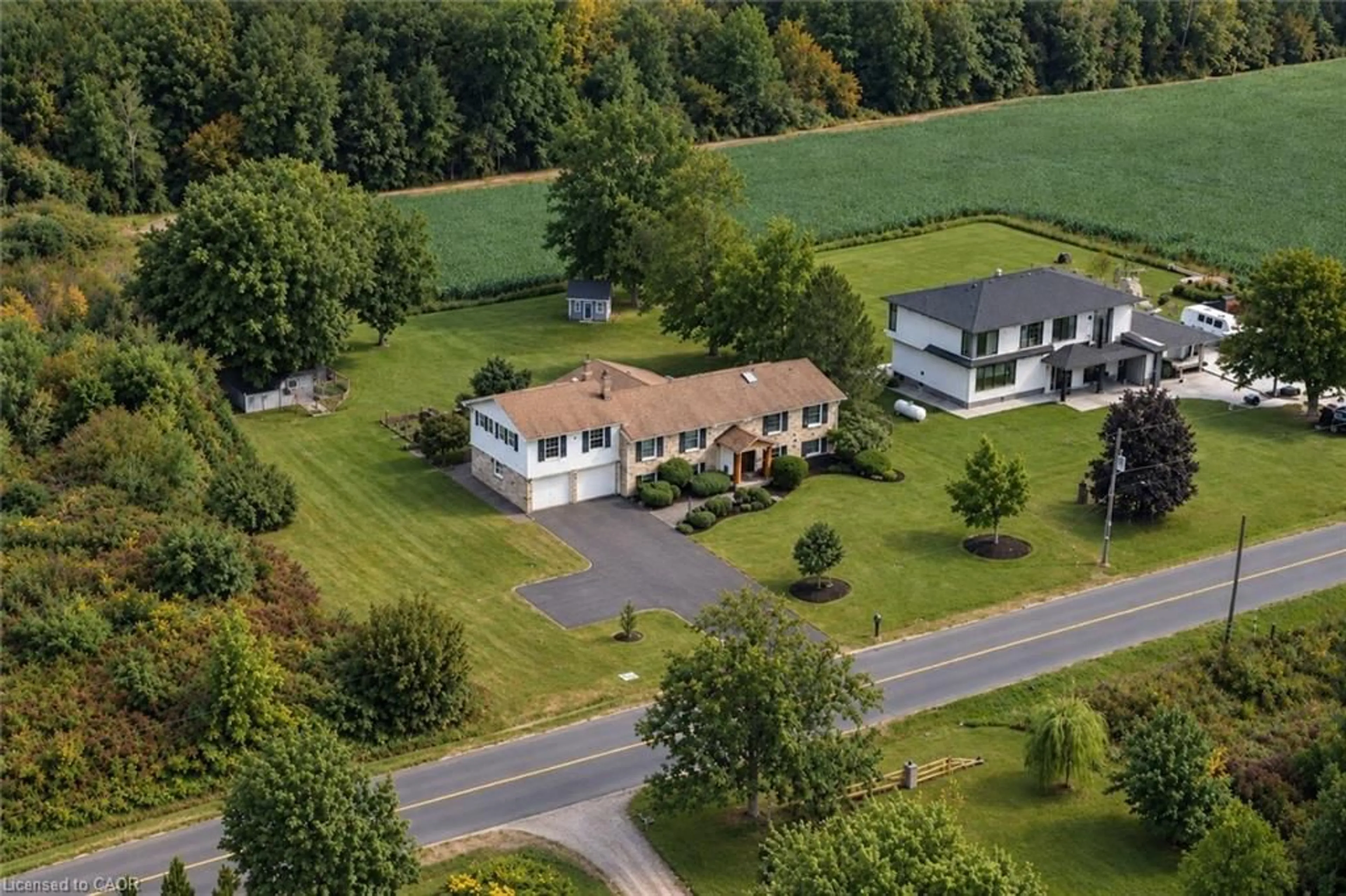 A pic from outside/outdoor area/front of a property/back of a property/a pic from drone, unknown for 4202 1 Side Road, Burlington Ontario L7M 0X3