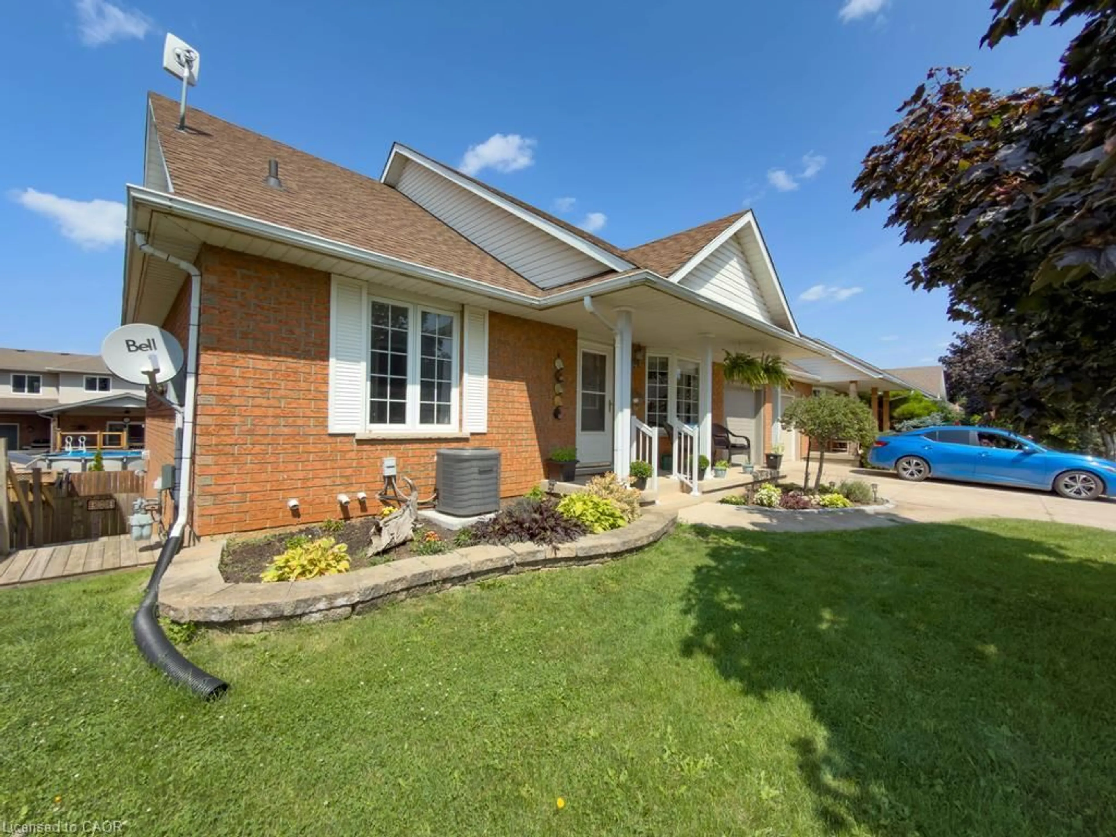 Home with brick exterior material, street for 5131 Hawthorn Dr, Beamsville Ontario L0R 1B8