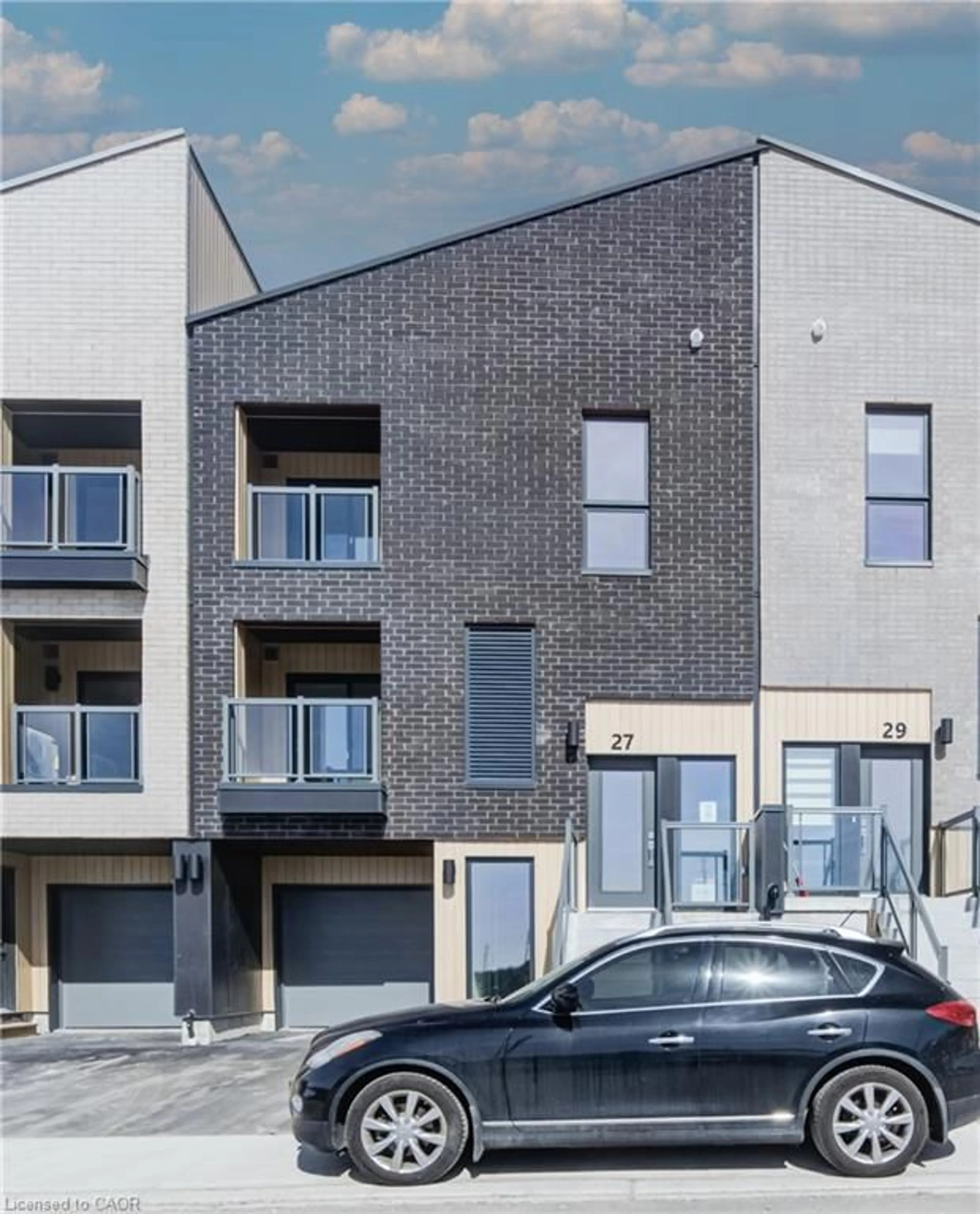 A pic from outside/outdoor area/front of a property/back of a property/a pic from drone, street for 27 Urbane Blvd, Kitchener Ontario N2E 0H8