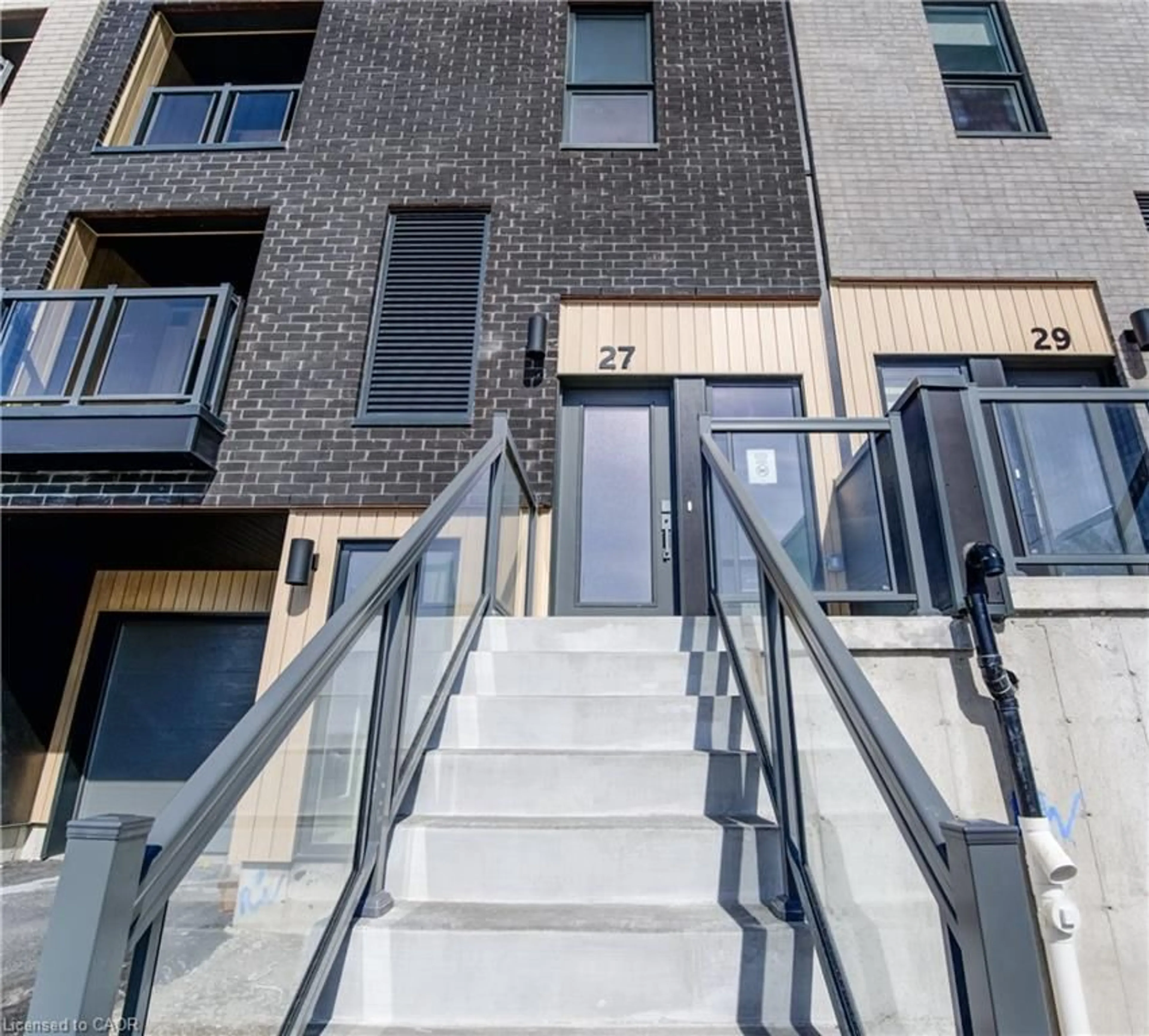Stairs for 27 Urbane Blvd, Kitchener Ontario N2E 0H8