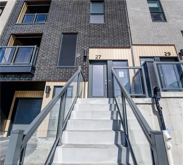27 Urbane Blvd, Kitchener 4