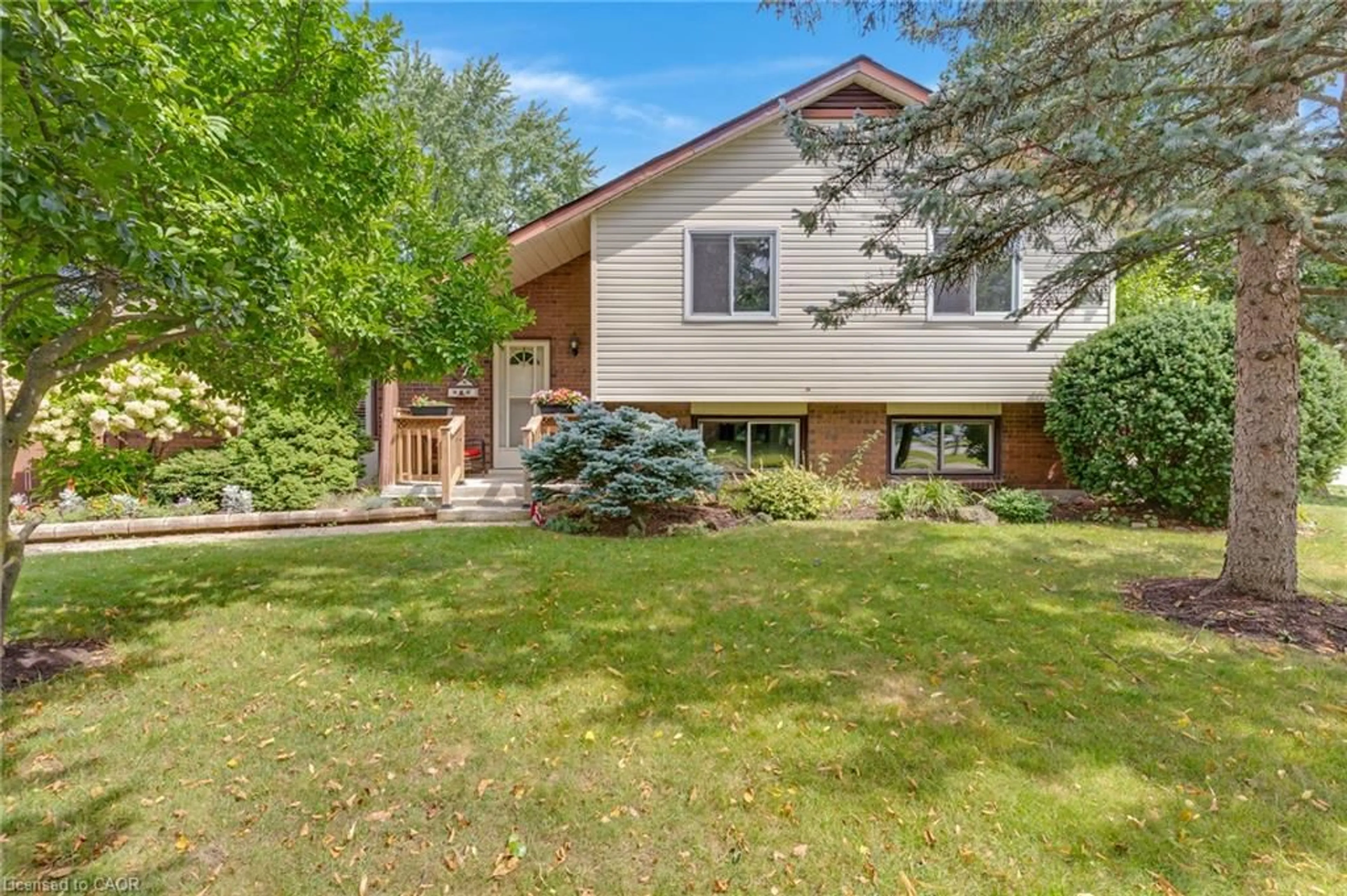 Unknown for 7 Underhill Cres, Kitchener Ontario N2A 2S7