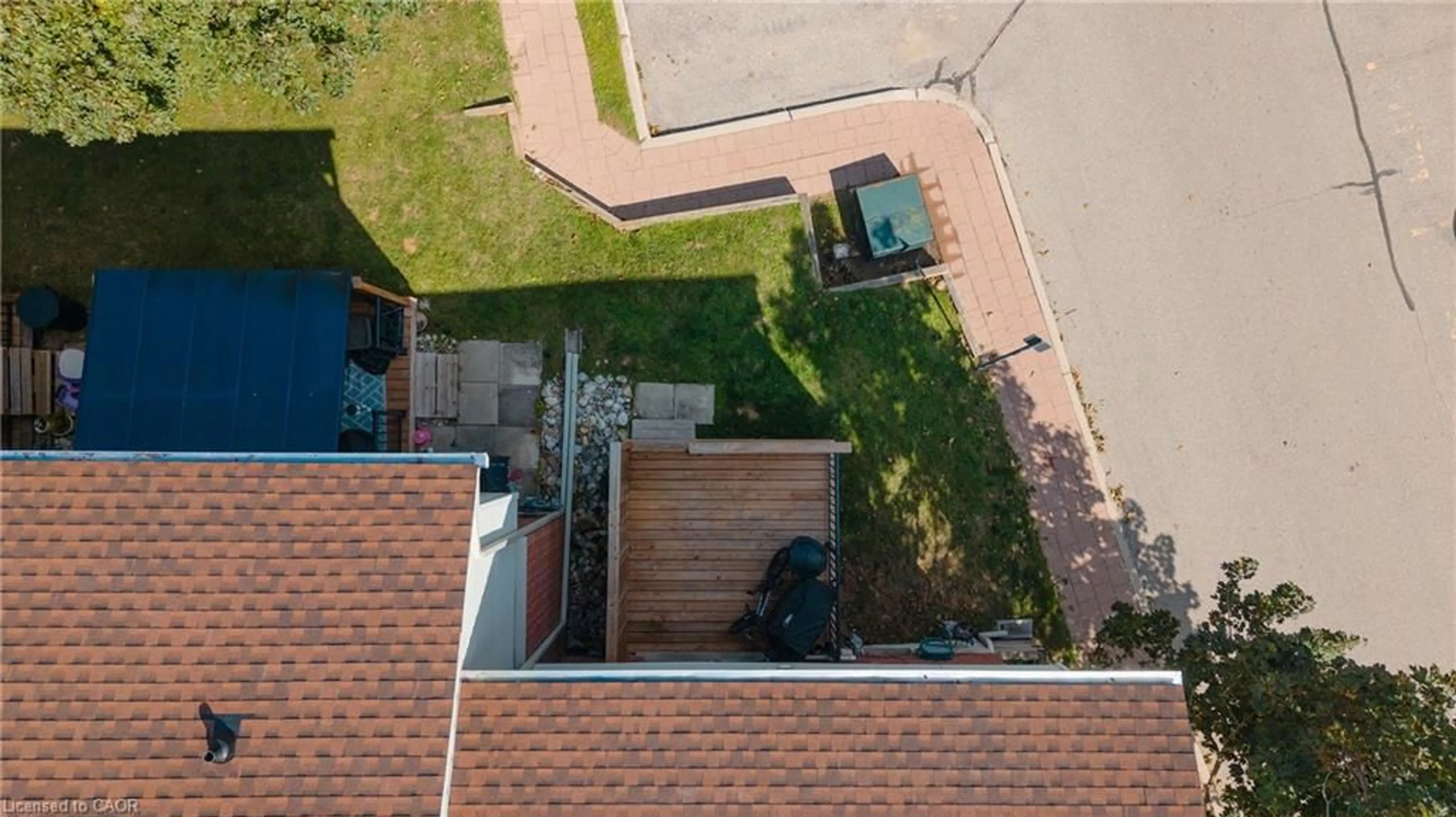 A pic from outside/outdoor area/front of a property/back of a property/a pic from drone, street for 235 Saginaw Pky #18, Cambridge Ontario N1T 1X4